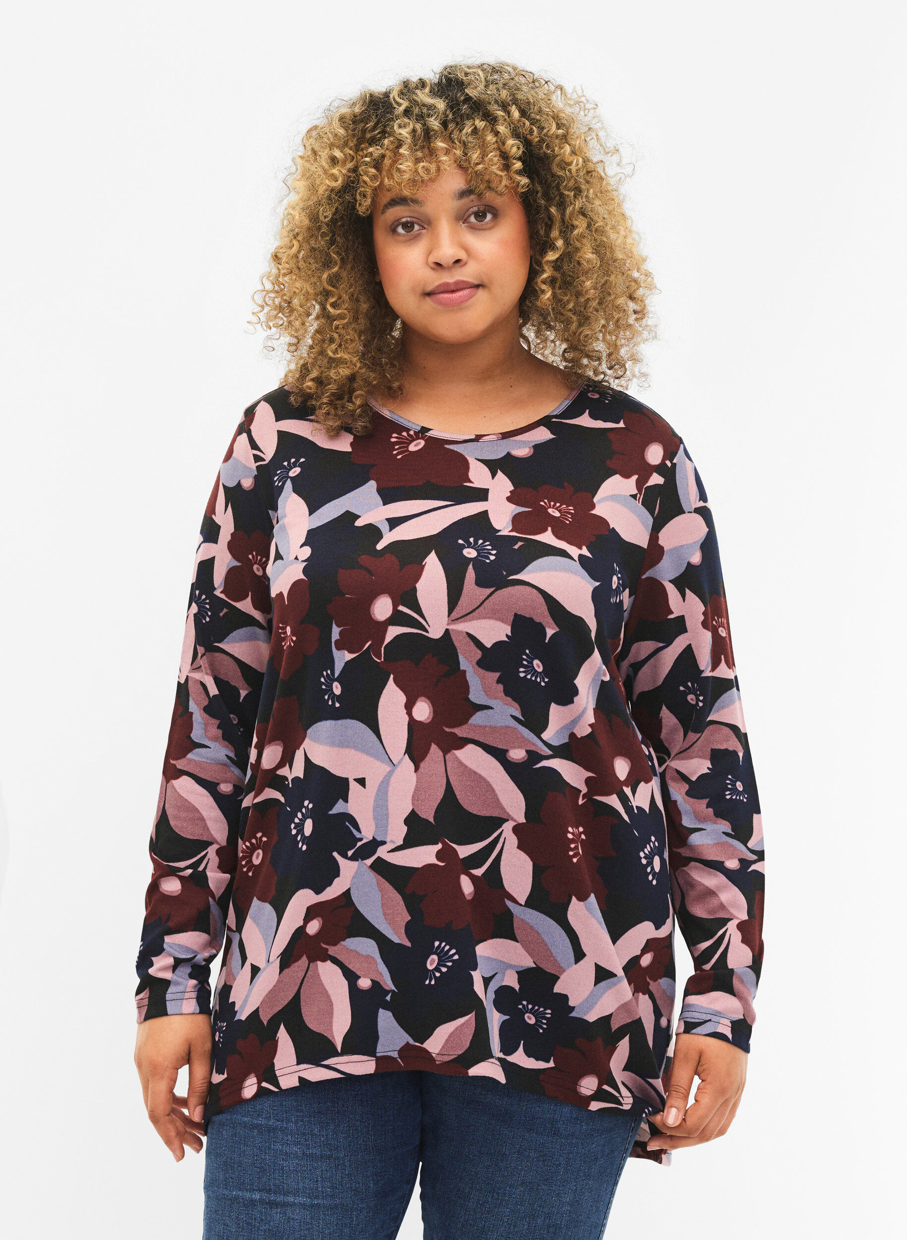 Zizzi Gebl&uuml;mte Bluse mit langen &Auml;rmeln, Black Rose Flower, Model image number 0