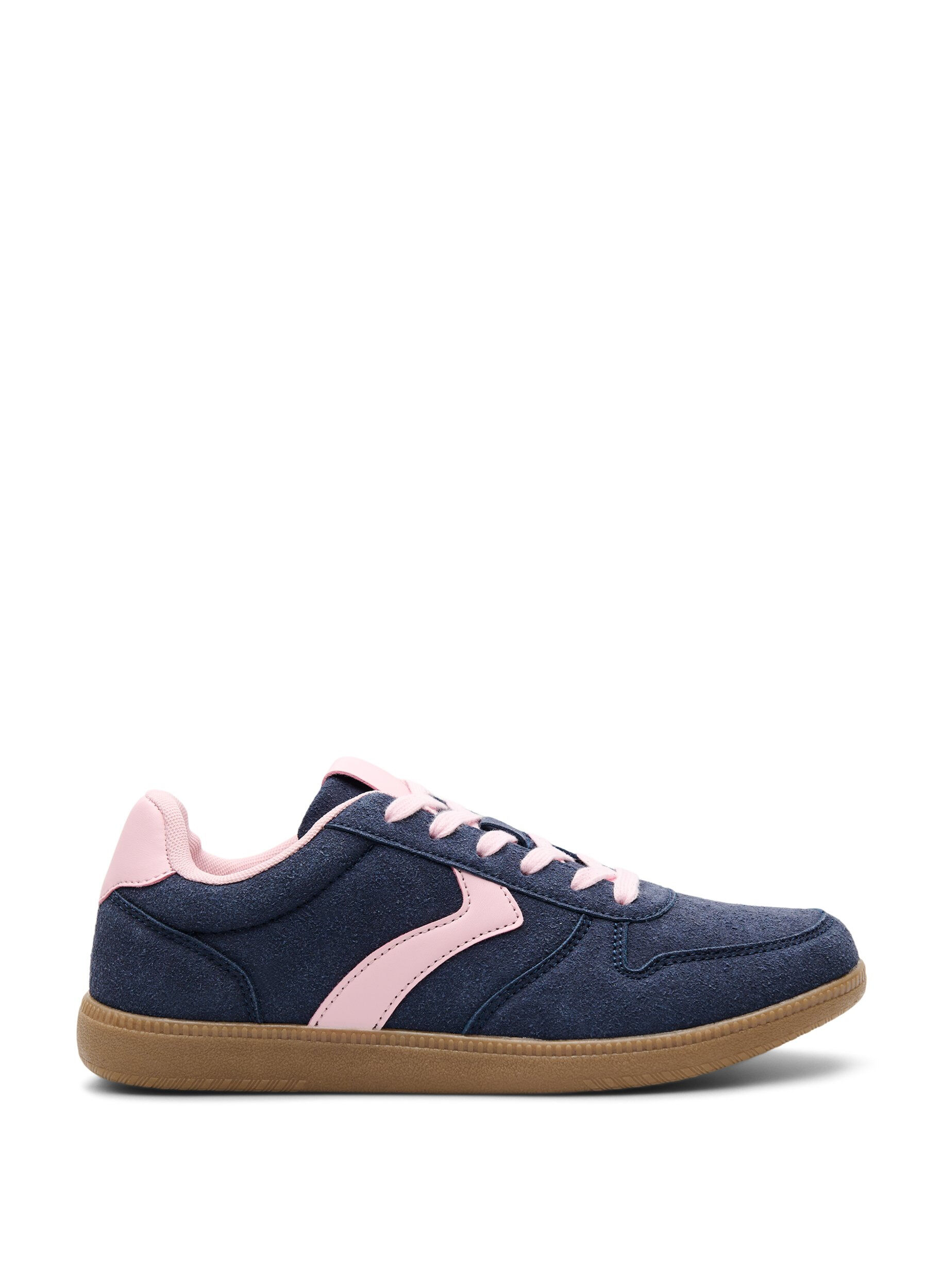 Baskets en faux daim