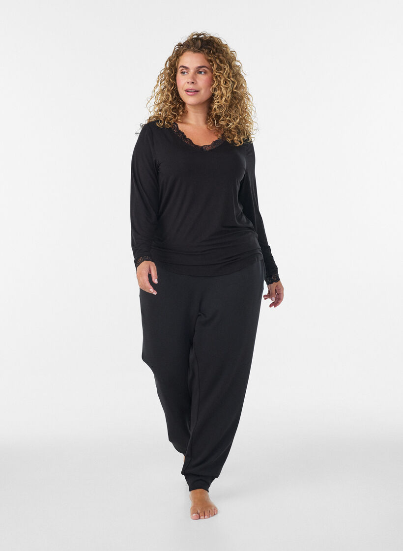 Bluse aus Viskose mit Spitzen und V-Ausschnitt, Schwarz, Model image number 1