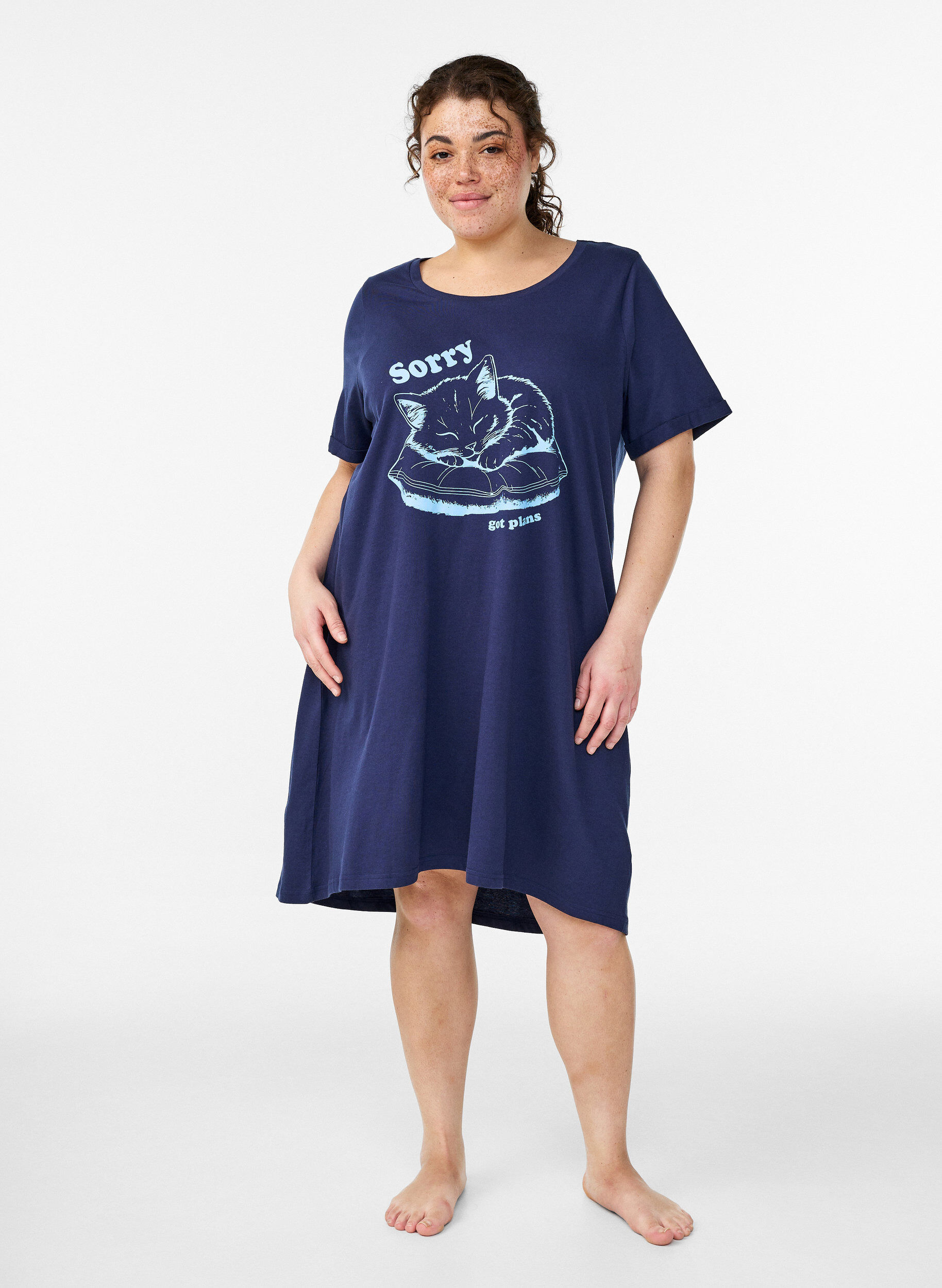 Kurz&auml;rmeliges Nachthemd aus Bio-Baumwolle, Blau, Model