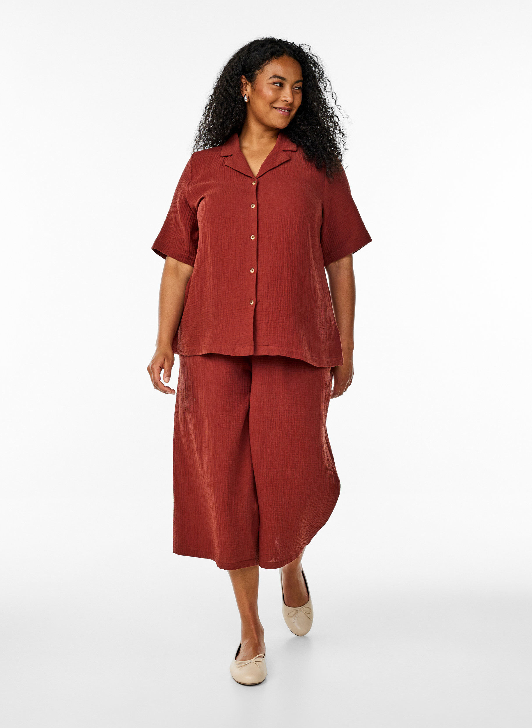 Zizzi Culotte-Hose aus Baumwollmusselin mit hohem Bund, Rot, Model image number 0