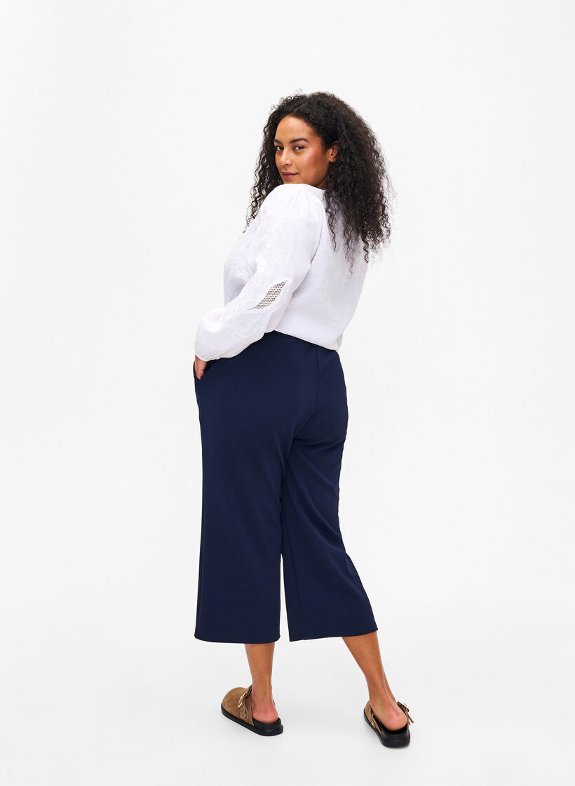 Pantalon ample avec longueur 7/8, Bleu, Model image number 1
