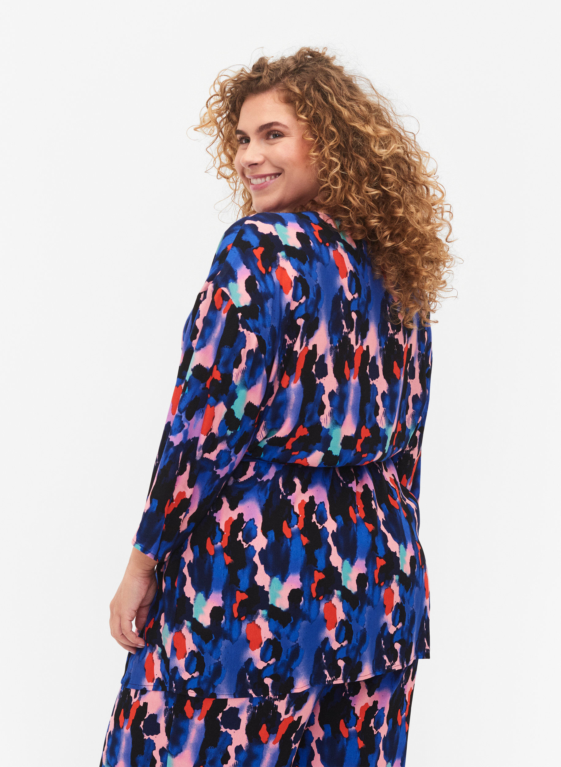 Zizzi Kimono aus Viskose mit Print, Colorful Animal, Model image number 1