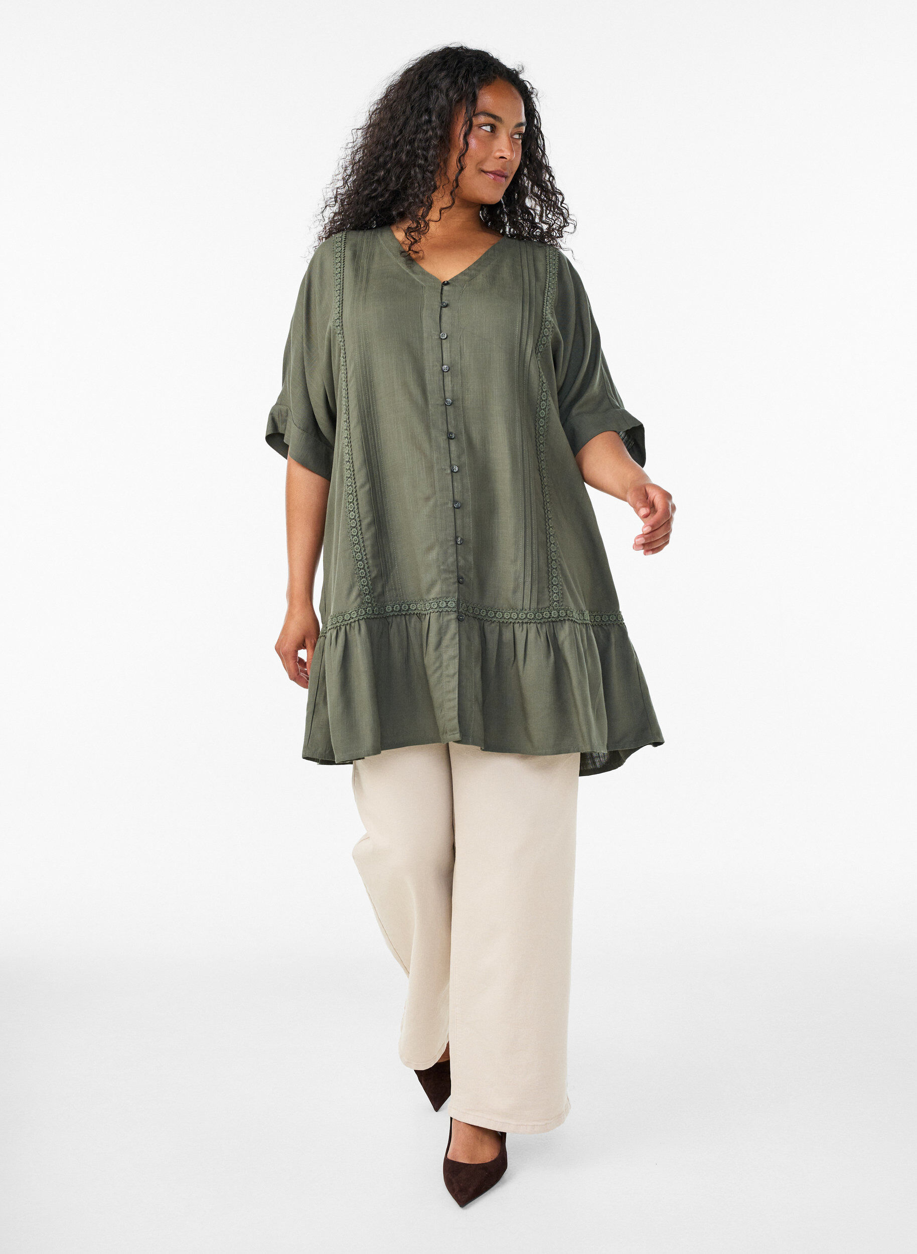 ZizziTunique en viscose avec boutons et ourlet &agrave; volants, Vert, Model image number 1