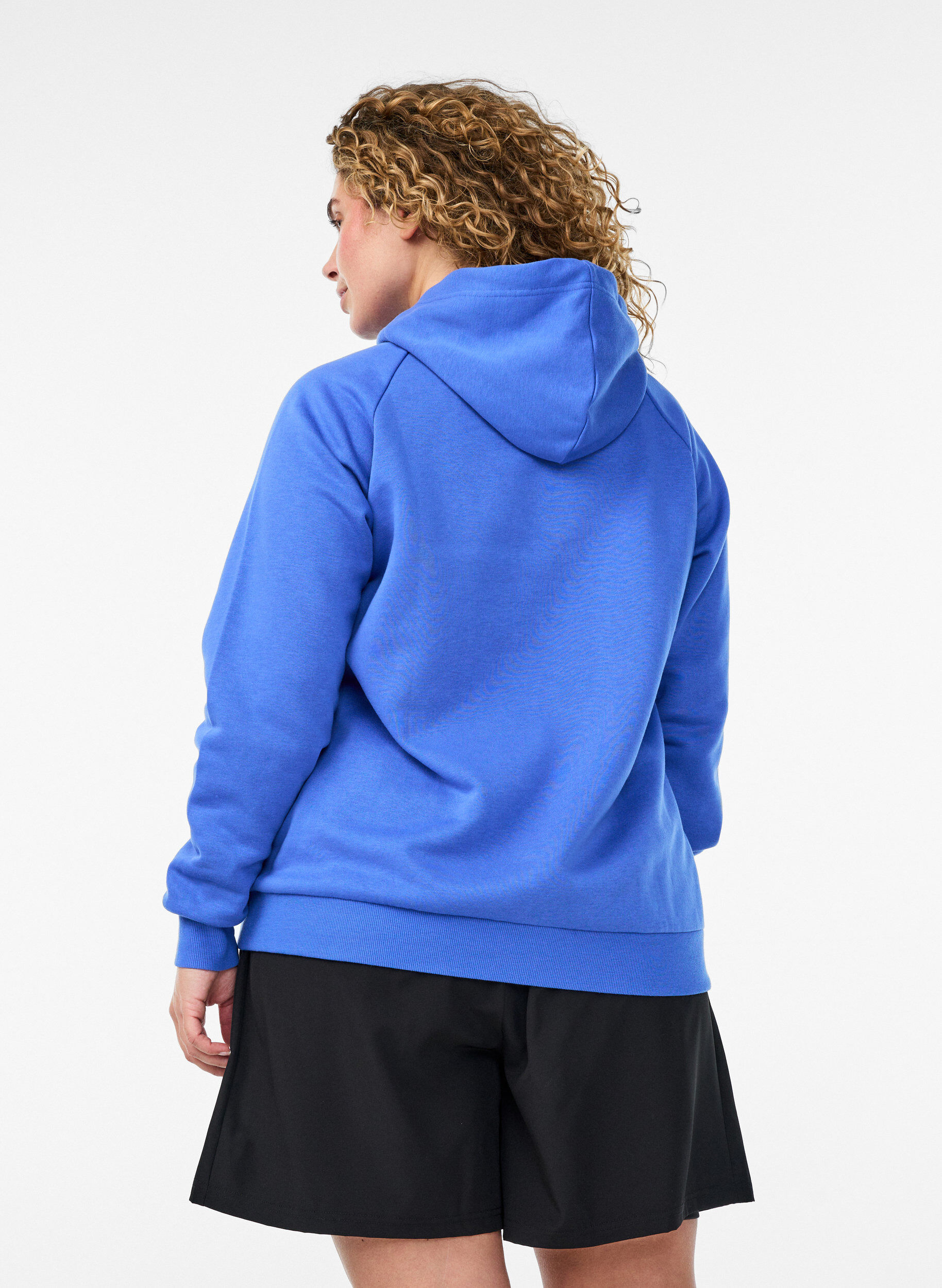 Zizzi Sweat &agrave; capuche avec motif brod&eacute; devant, Bleu, Model image number 2