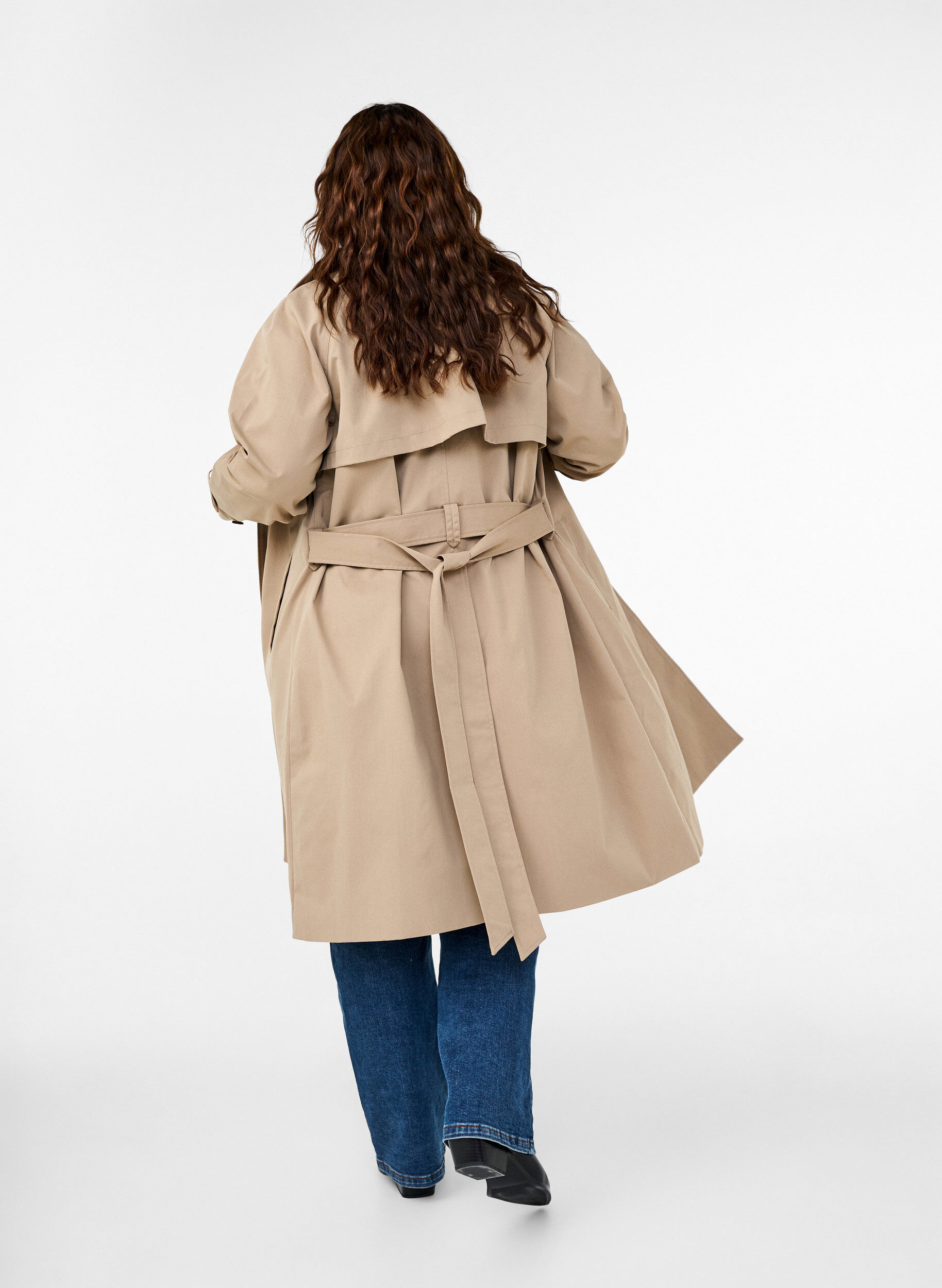 Zizzi Klassischer langer Trenchcoat mit G&uuml;rtel, Chinchilla, Model image number 1