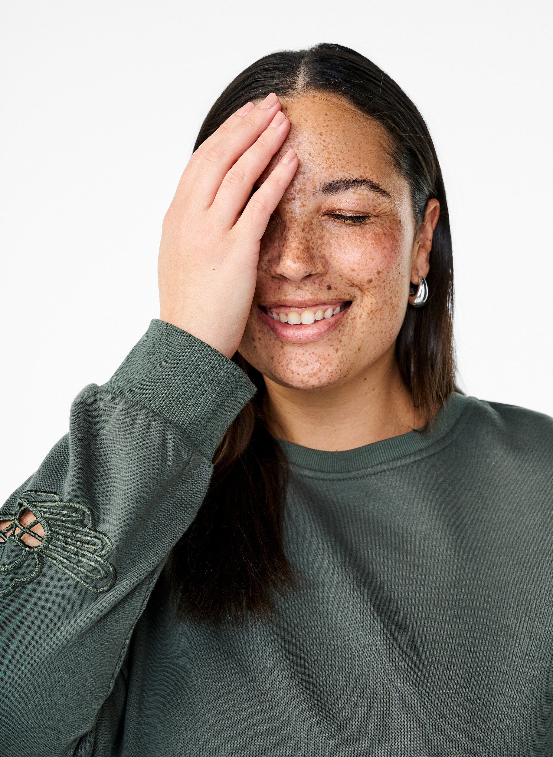 Zizzi Sweatshirt mit aufgestickten Cut-Outs, Thyme, Image image number 0