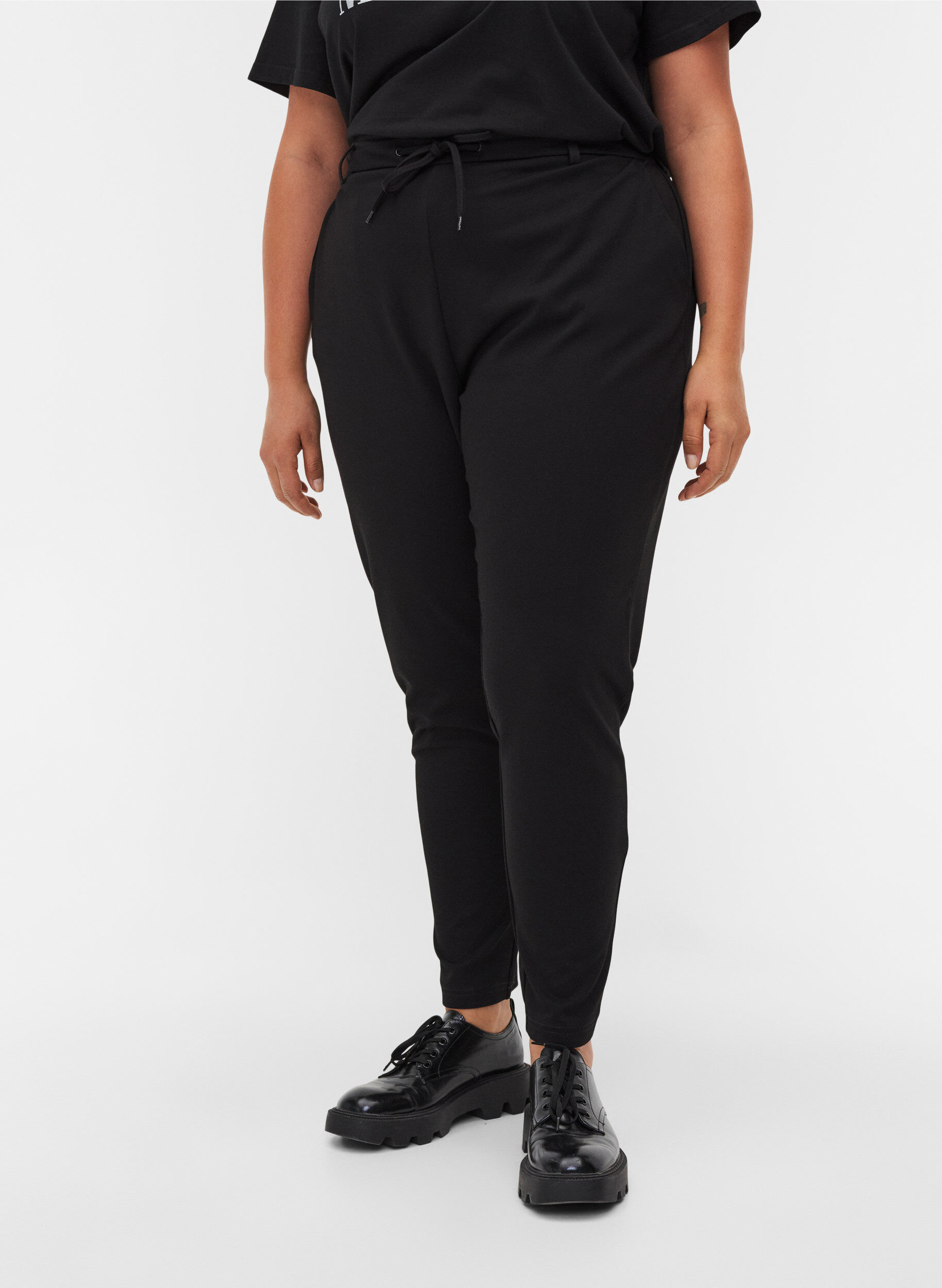 Zizzi Gek&uuml;rzte Maddison Hose, Schwarz, Model image number 2