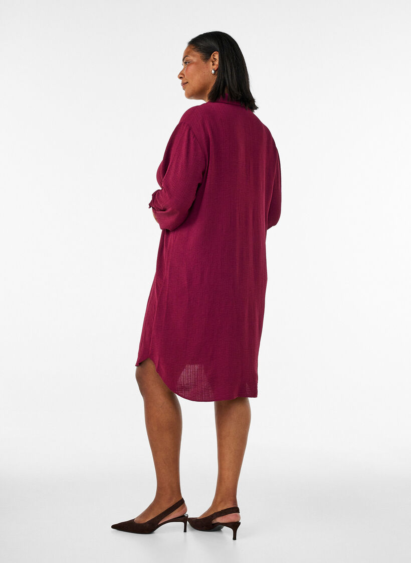 Chemise longue avec une texture l&eacute;g&egrave;re, Rouge, Model image number 2