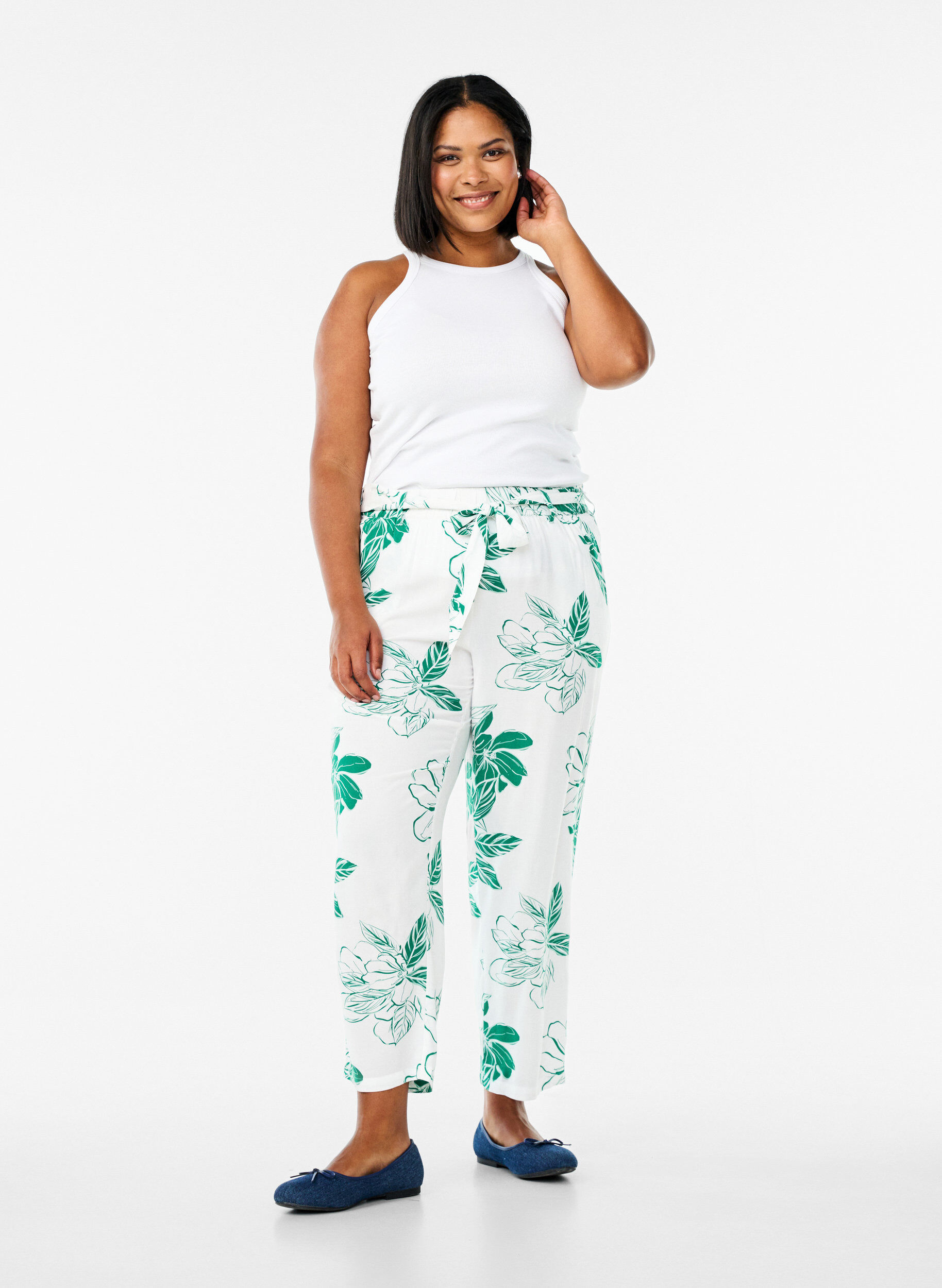 Zizzi Pantalon taille haute en viscose, Vert, Model image number 0