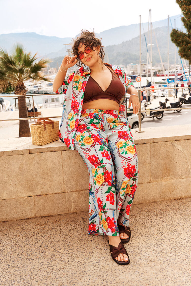 Atmosph&egrave;re de vacances color&eacute;e au port, , Model