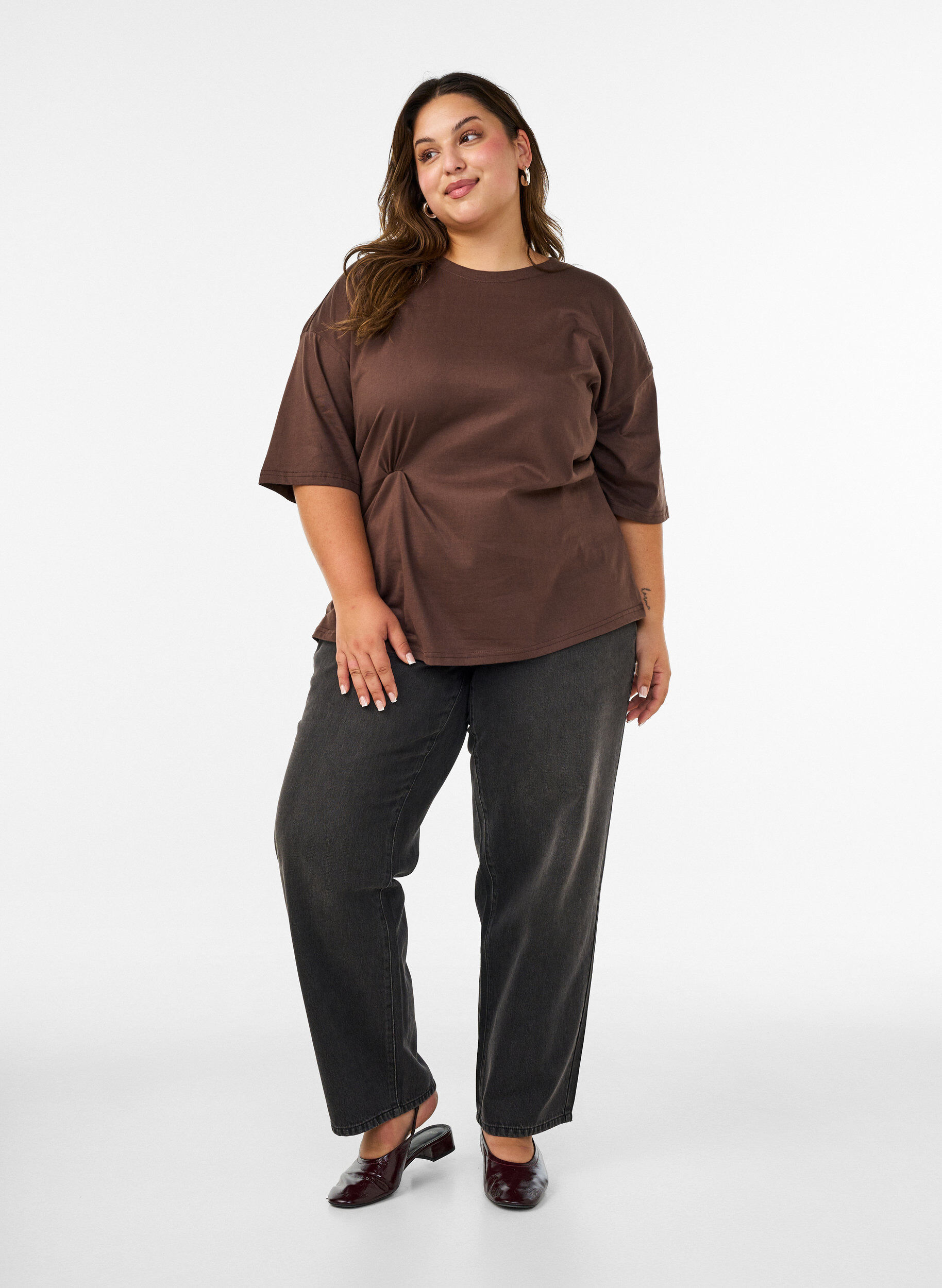 ZizziT-shirt avec d&eacute;tail drap&eacute;, Marron, Model image number 1