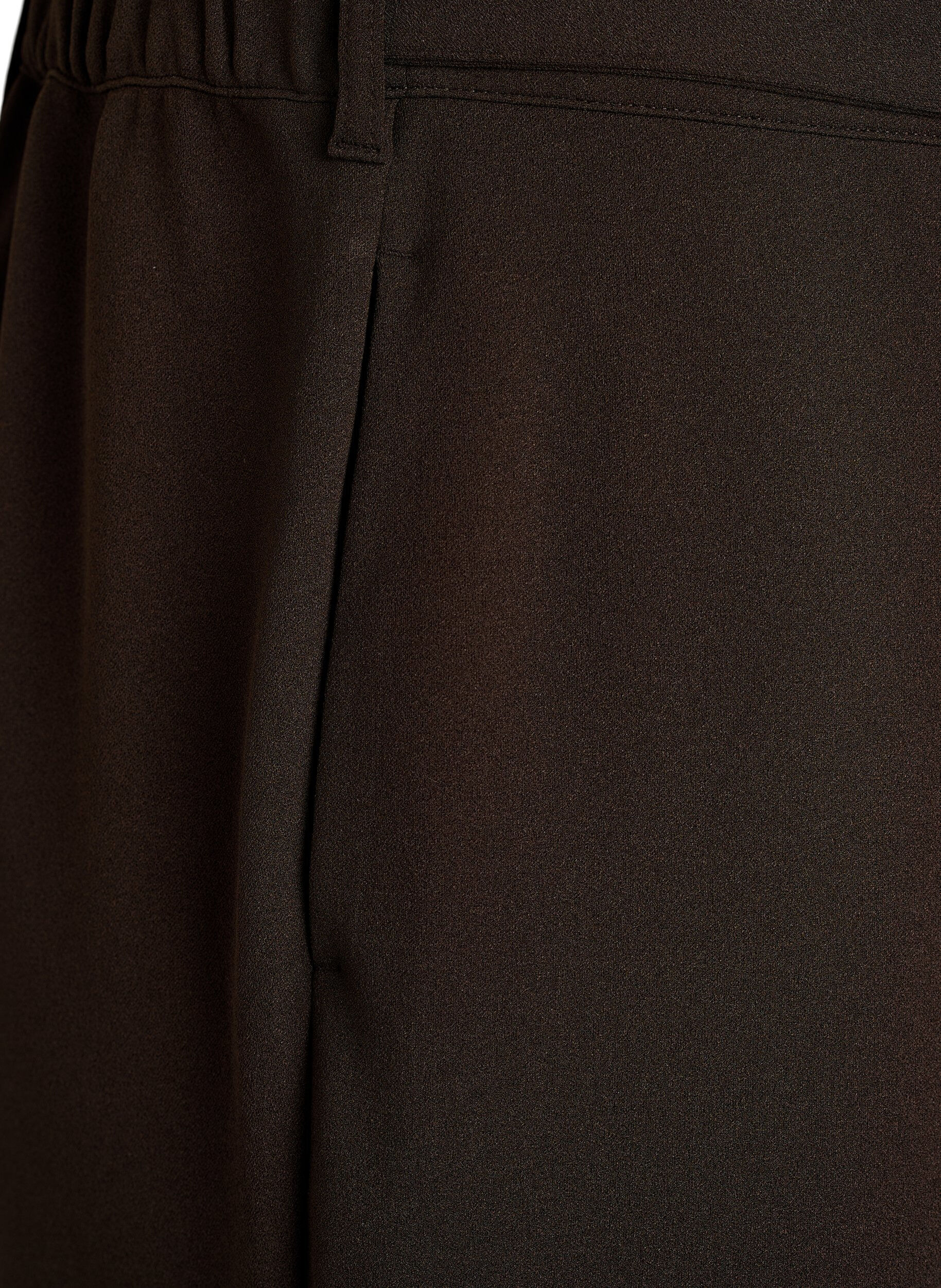 Zizzi Pantalon taille haute avec ceinture et boucle dor&eacute;e, Marron, Packshot image number 3