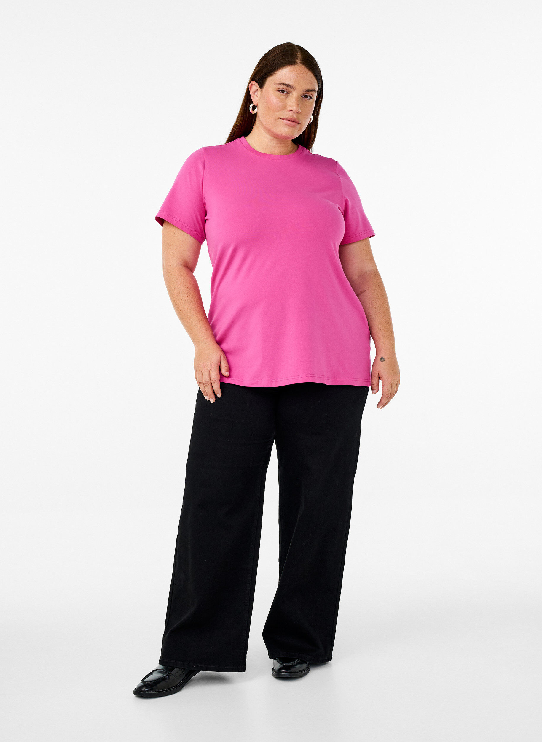 Zizzi T-Shirt aus Bio-Baumwolle mit Rundhalsausschnitt, Raspberry Rose, Model image number 2