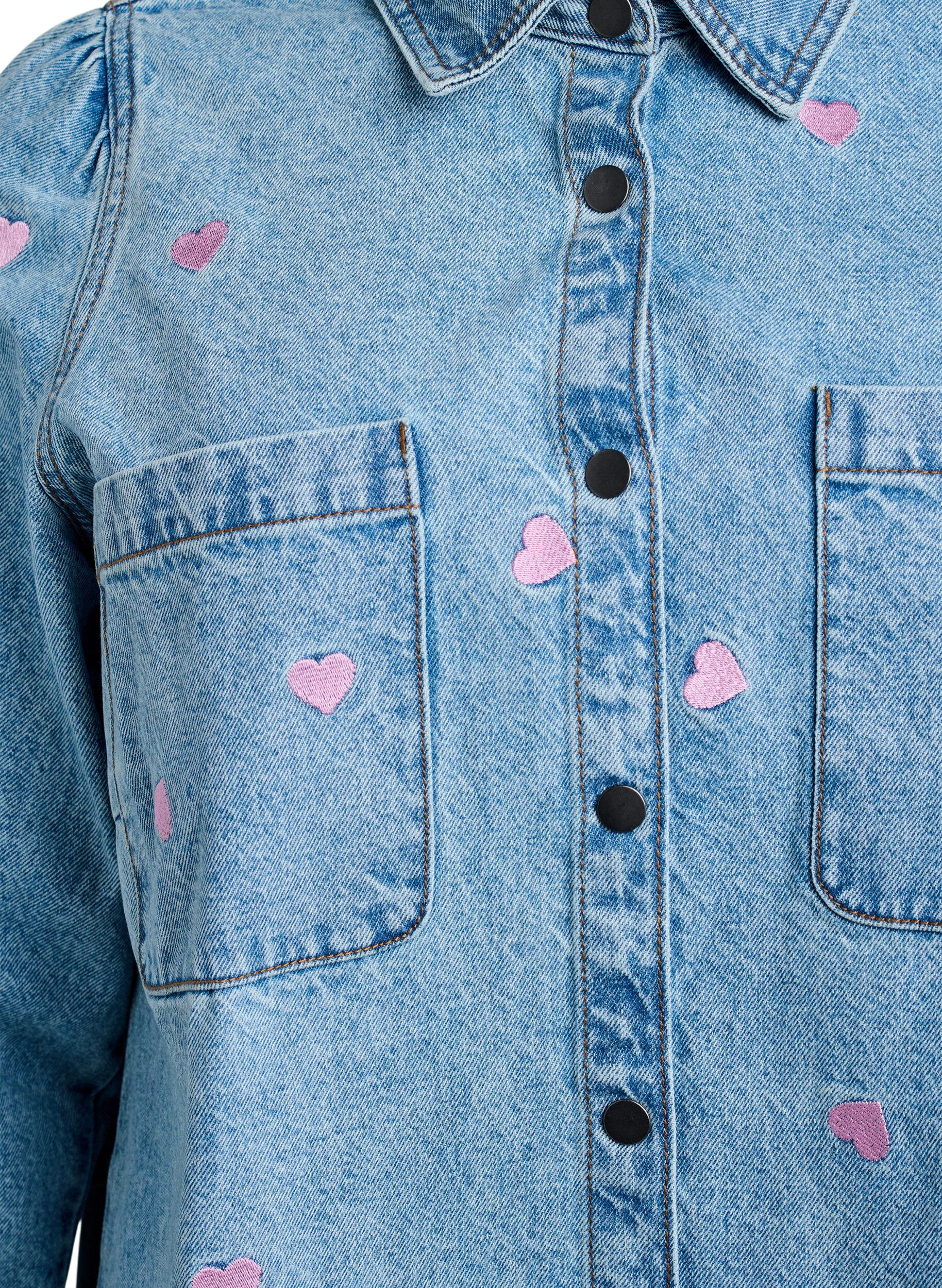 Zizzi Robe Denim avec c&oelig;urs et poches de poitrine, Bleu Clair, Packshot image number 2
