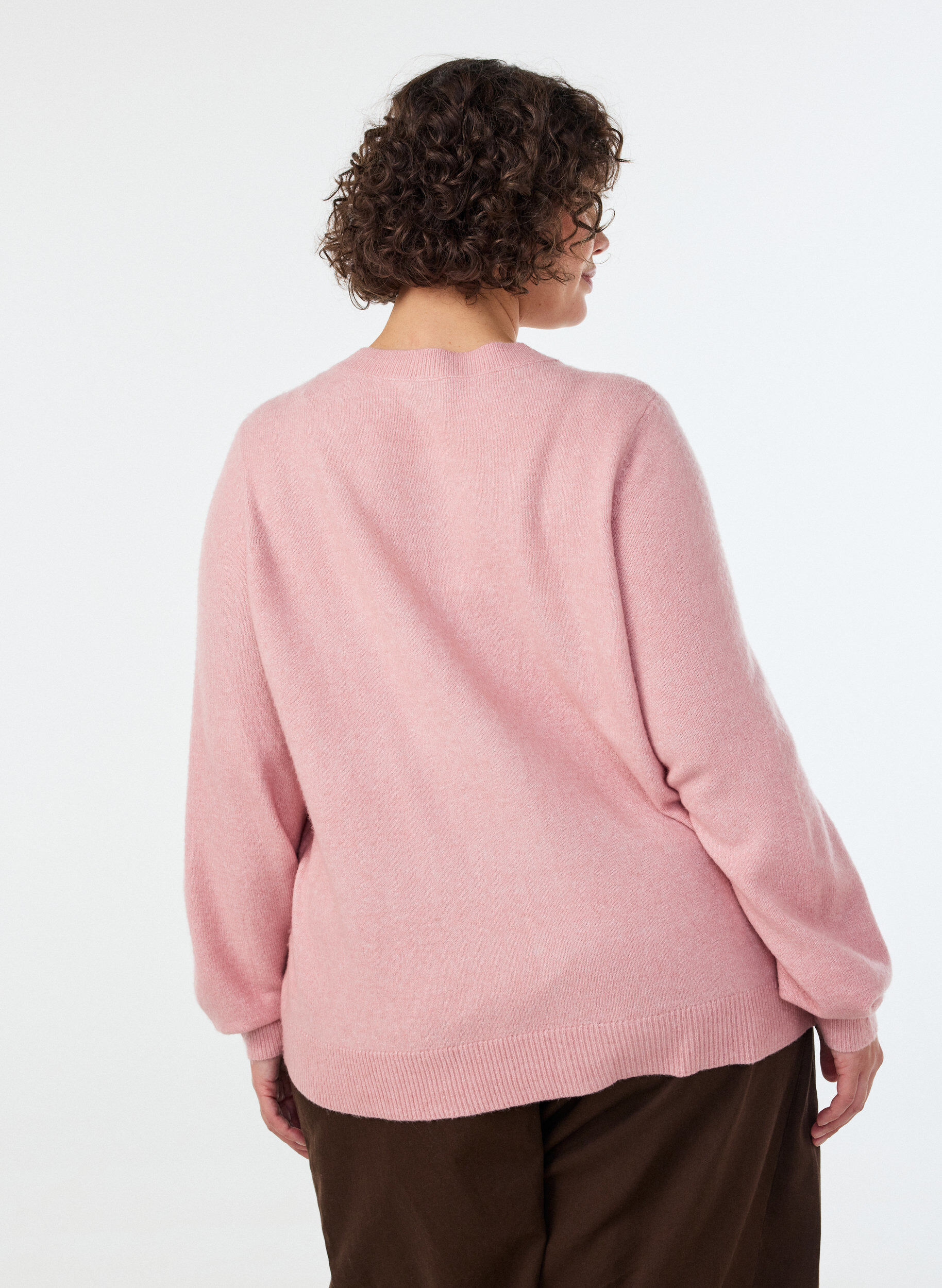 ZizziCardigan en maille douce avec boutons dor&eacute;s, Rose poudr&eacute;e, Model image number 2