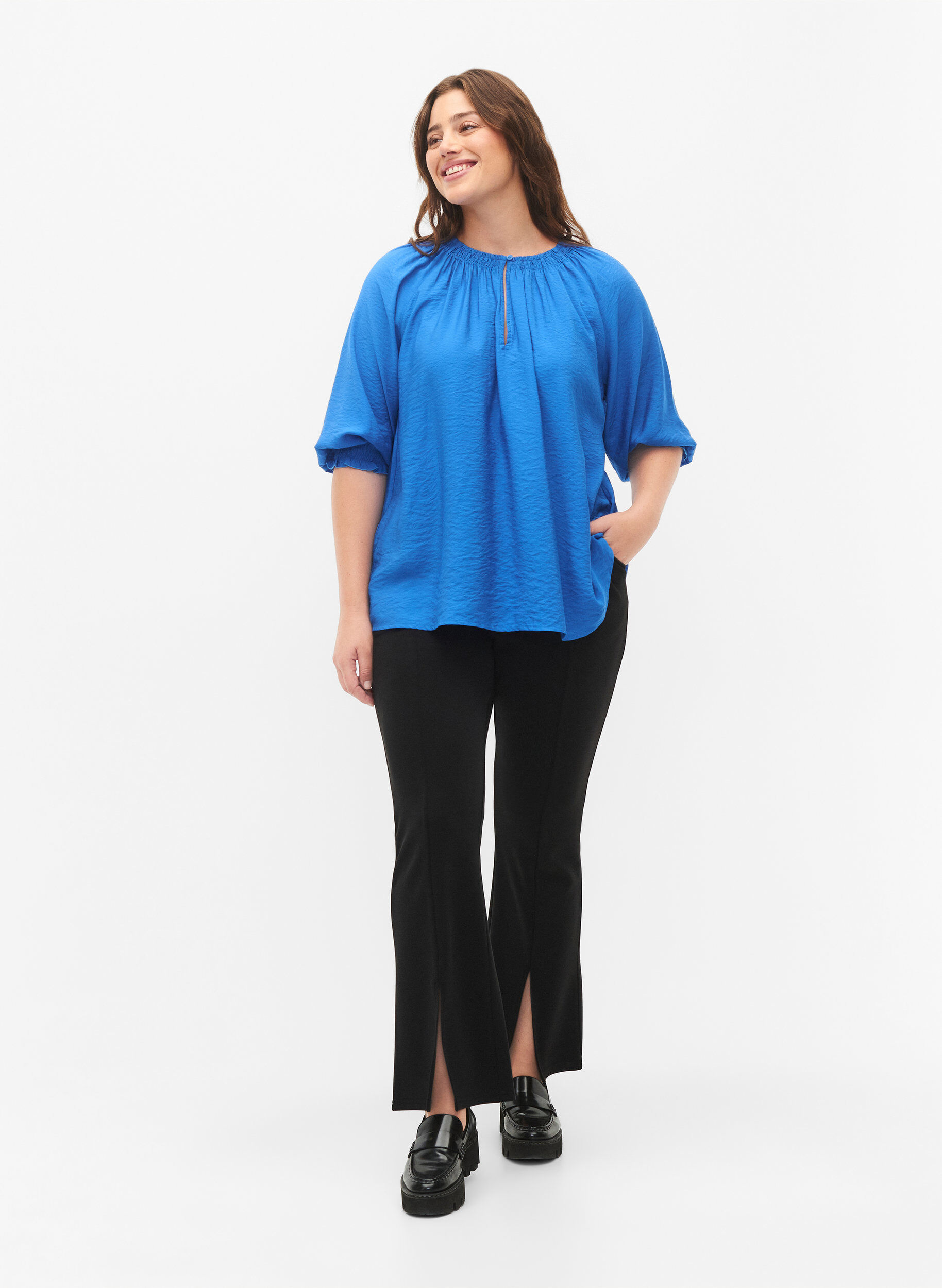 Zizzi Blouse en viscose en forme de A avec des manches 3/4., Strong Blue, Model image number 3