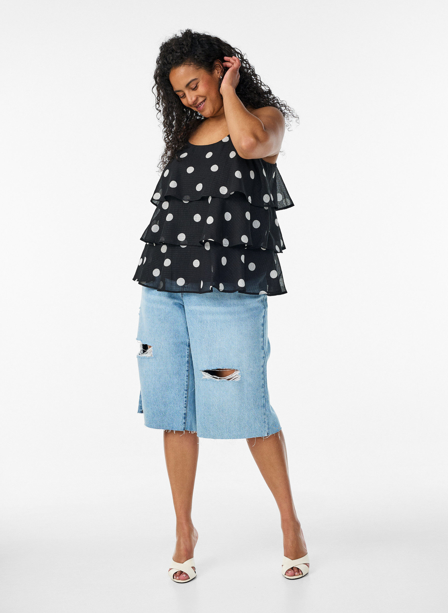 ZizziTop superpos&eacute; avec volants et fines bretelles, Noir, Model image number 1