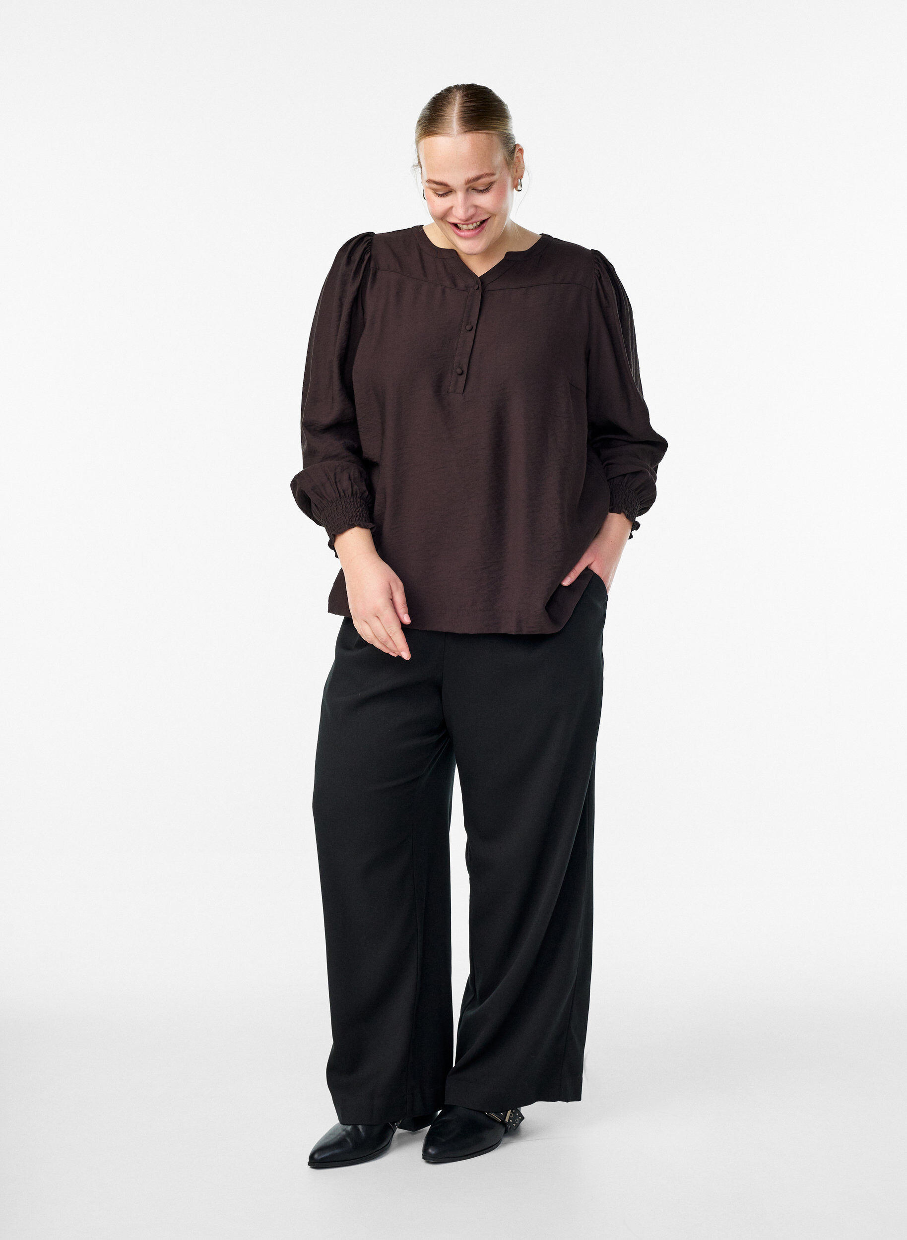 ZizziBlouse en viscose avec smock et d&eacute;tails fronc&eacute;s, Marron, Model image number 1