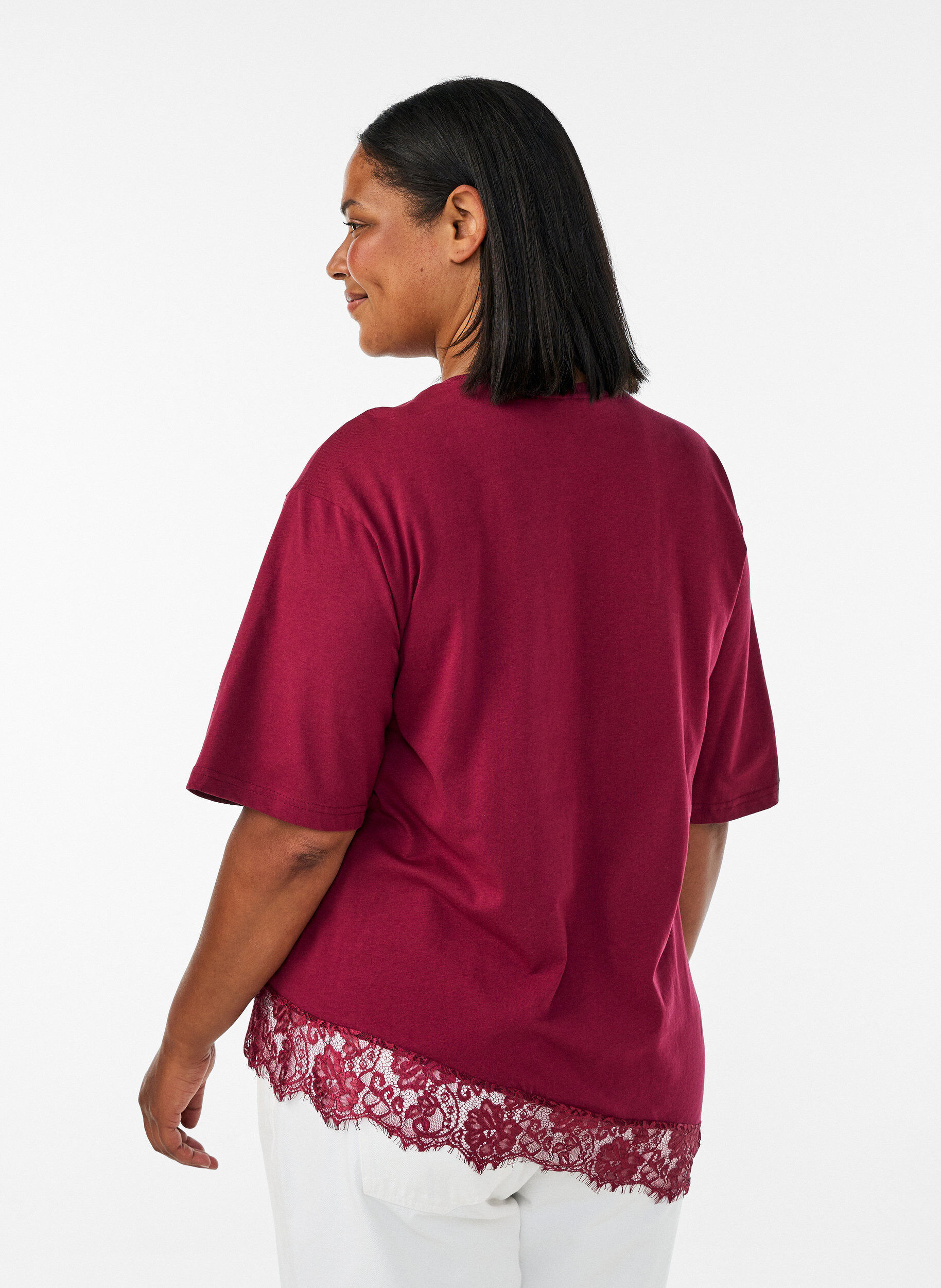 ZizziT-Shirt mit asymmetrischem Spitzensaum, Rot, Model image number 2