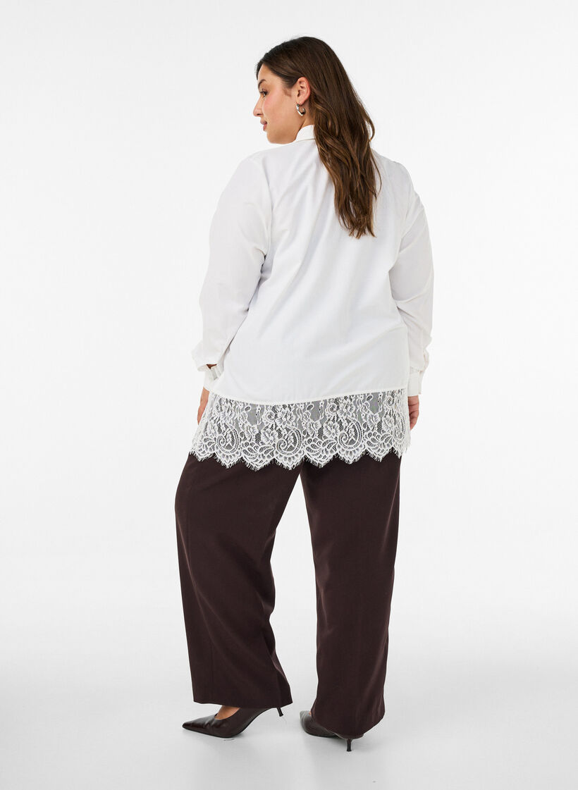 Chemise ample avec une large bordure en dentelle, Blanc, Model image number 2