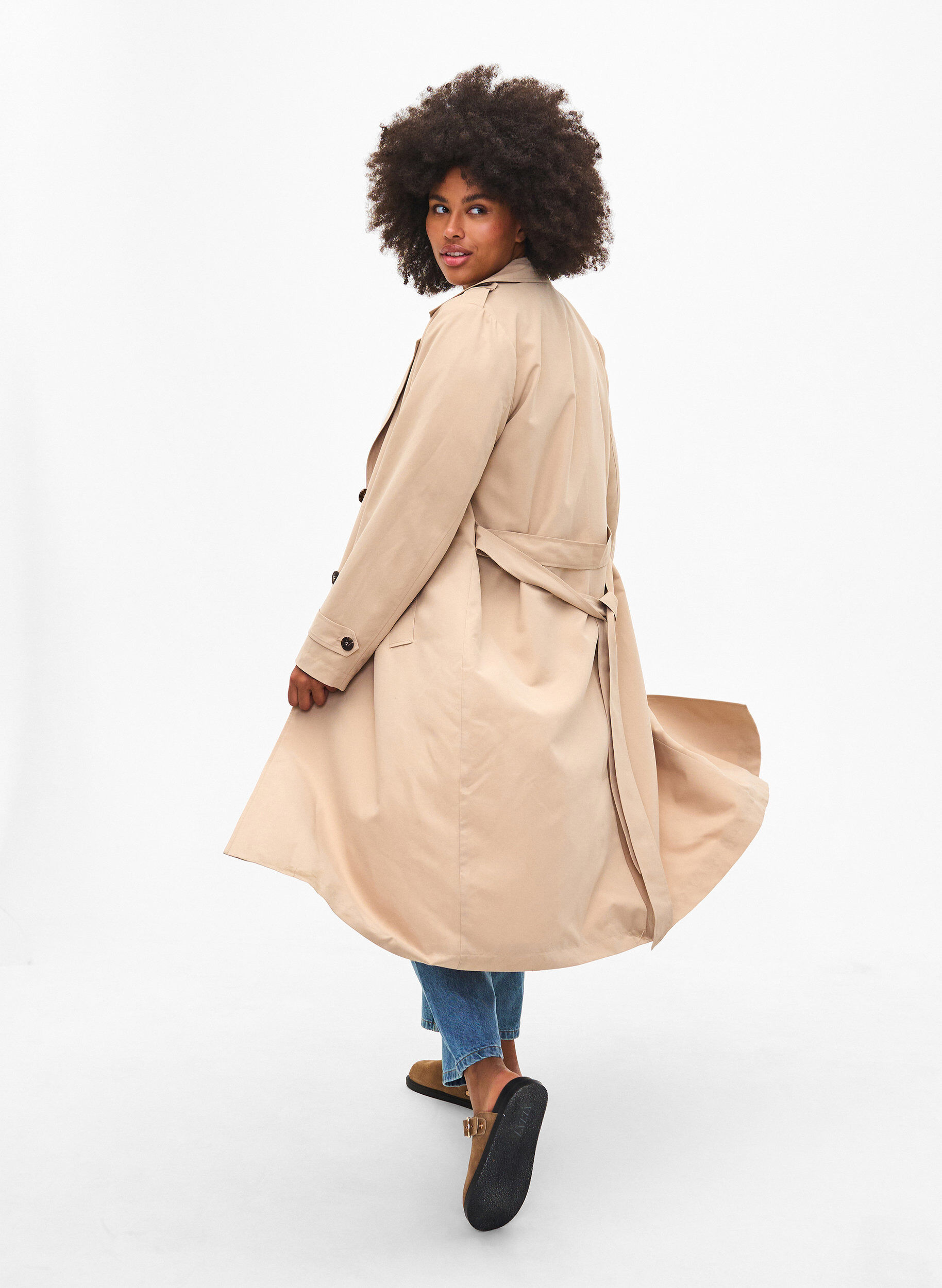 Zizzi Langer Trenchcoat mit G&uuml;rtel, Nomad, Model image number 1