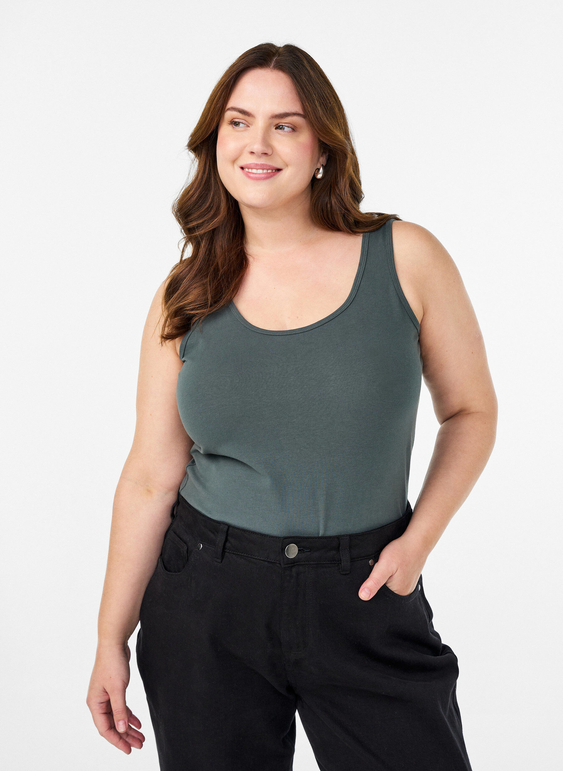 Haut uni Basic en coton, Vert fonc&eacute;, Model