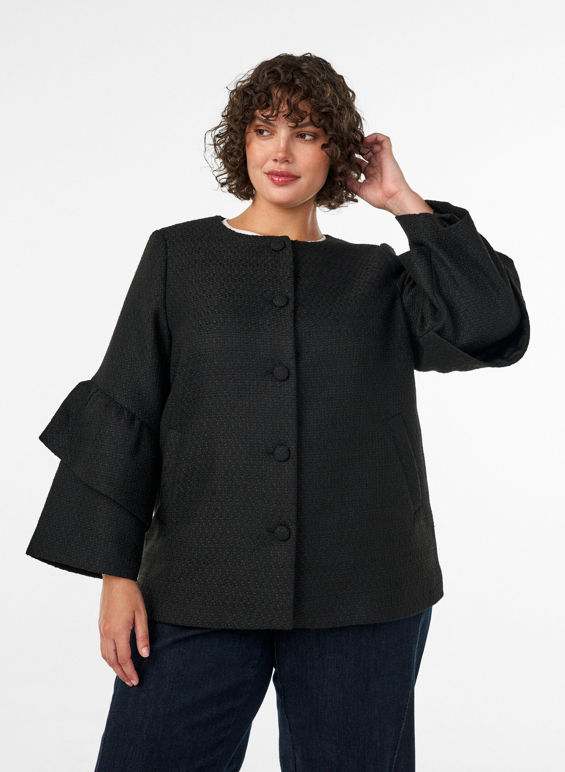 ZizziBoucl&eacute;-Jacke mit R&uuml;schendetails, Schwarz, Model image number 0