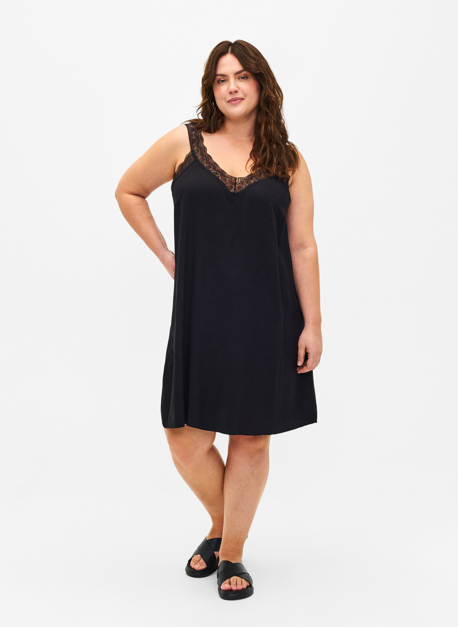 Zizzi Tr&auml;gerkleid aus Viskose mit Spitze, Black, Model image number 2