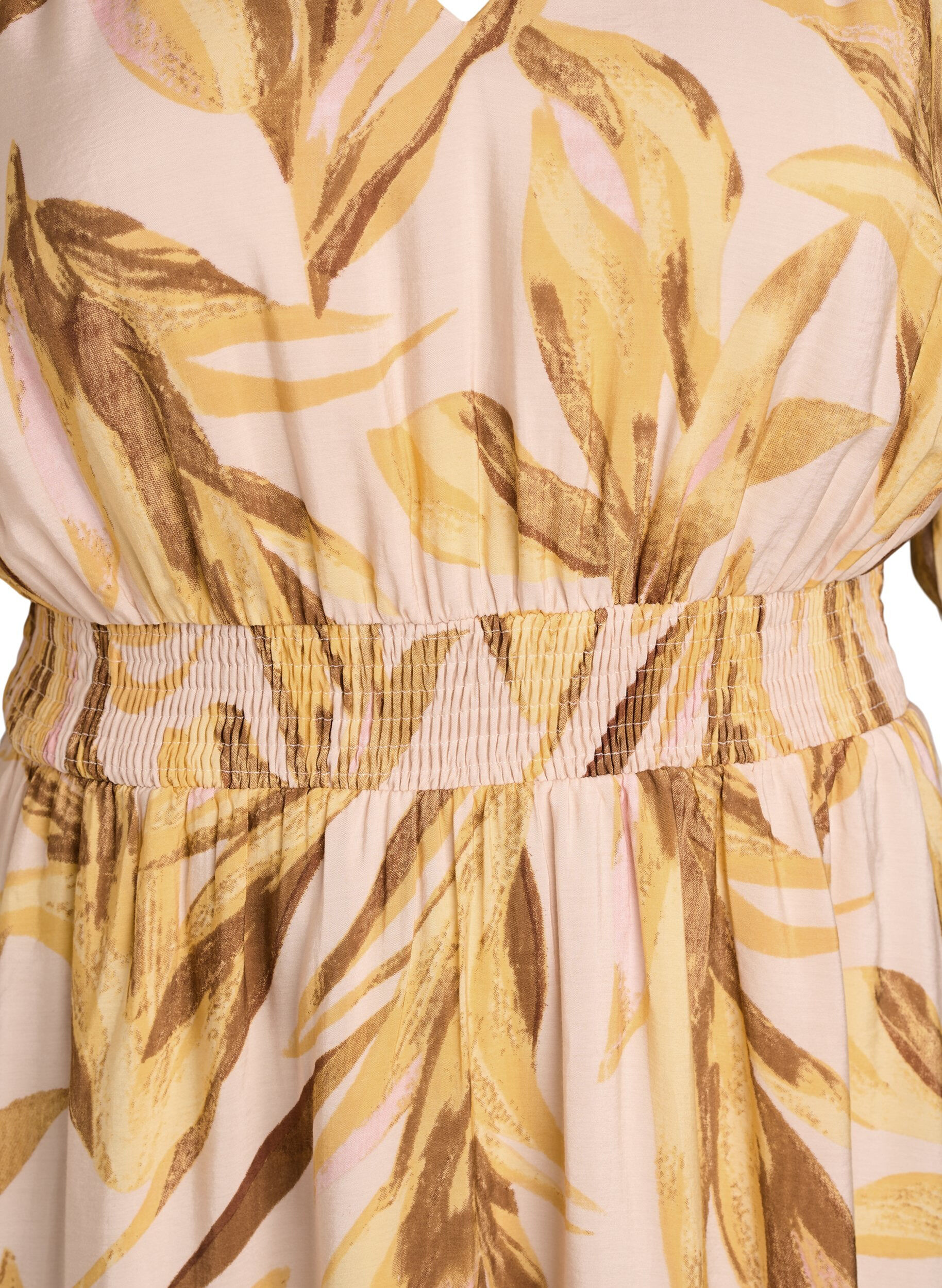 ZizziRobe midi en viscose &agrave; imprim&eacute; feuillage et taille smock&eacute;e, Jaune, Packshot image number 2