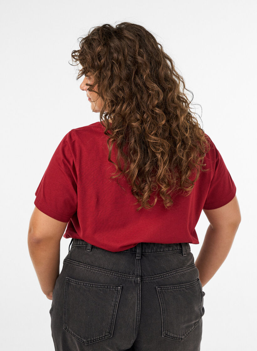 Weihnachts-T-Shirt aus Bio-Baumwolle, Rot, Model image number 2