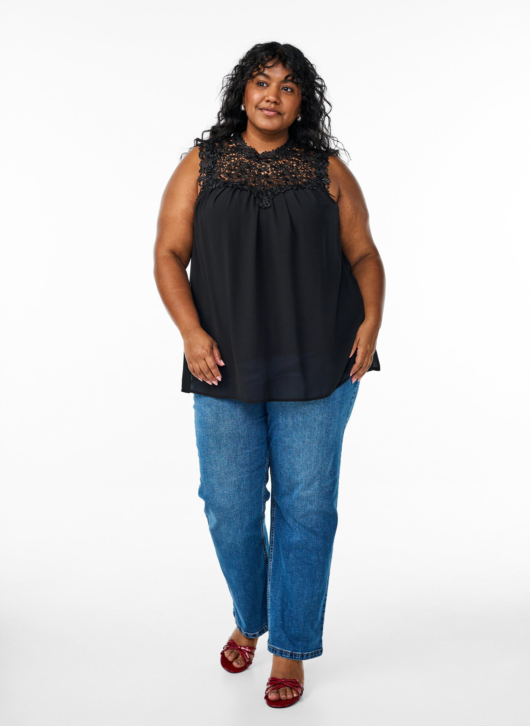 Zizzi &Auml;rmelloses Party-Top mit H&auml;kelarbeit, Schwarz, Model image number 1