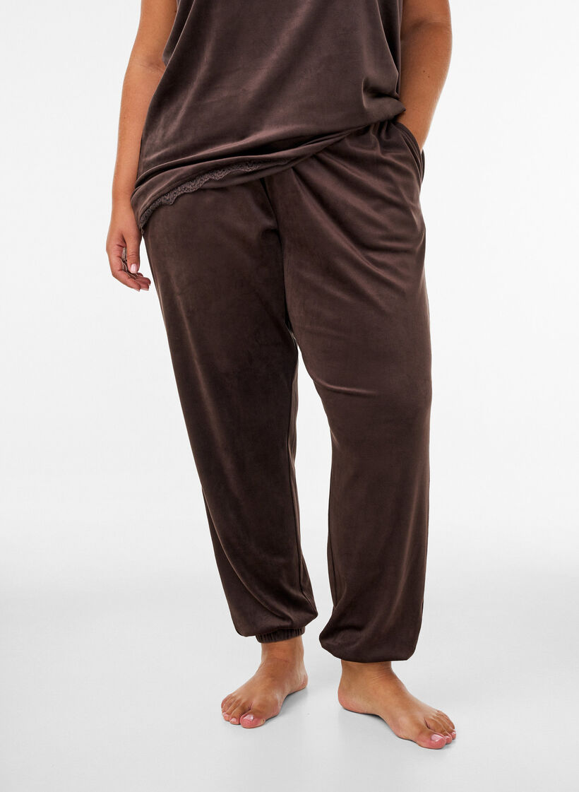 Lockere Hose aus Velours, Braun, Model image number 0