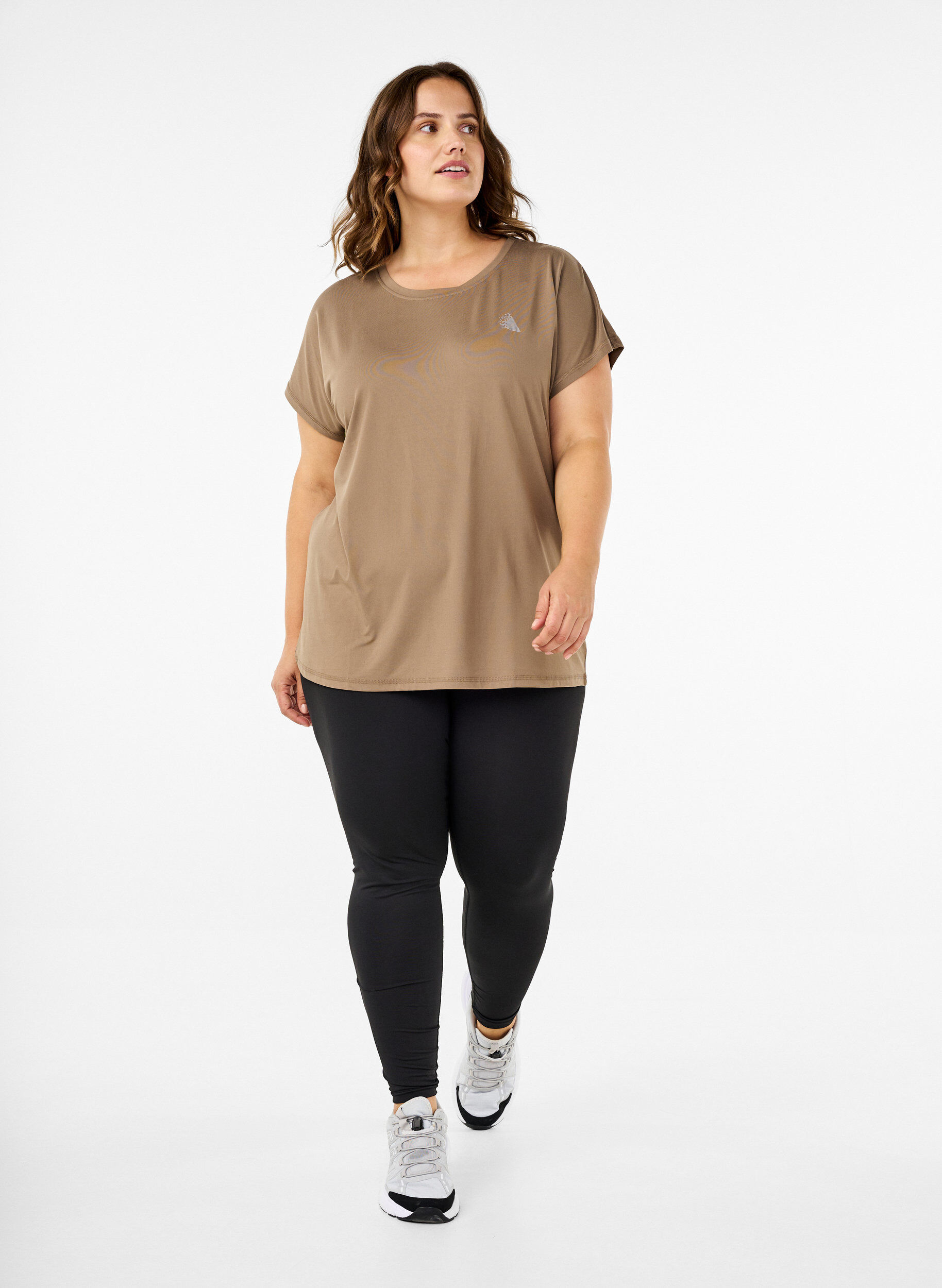 Zizzi Unifarbenes T-Shirt f&uuml;rs Training, Beige, Model image number 1