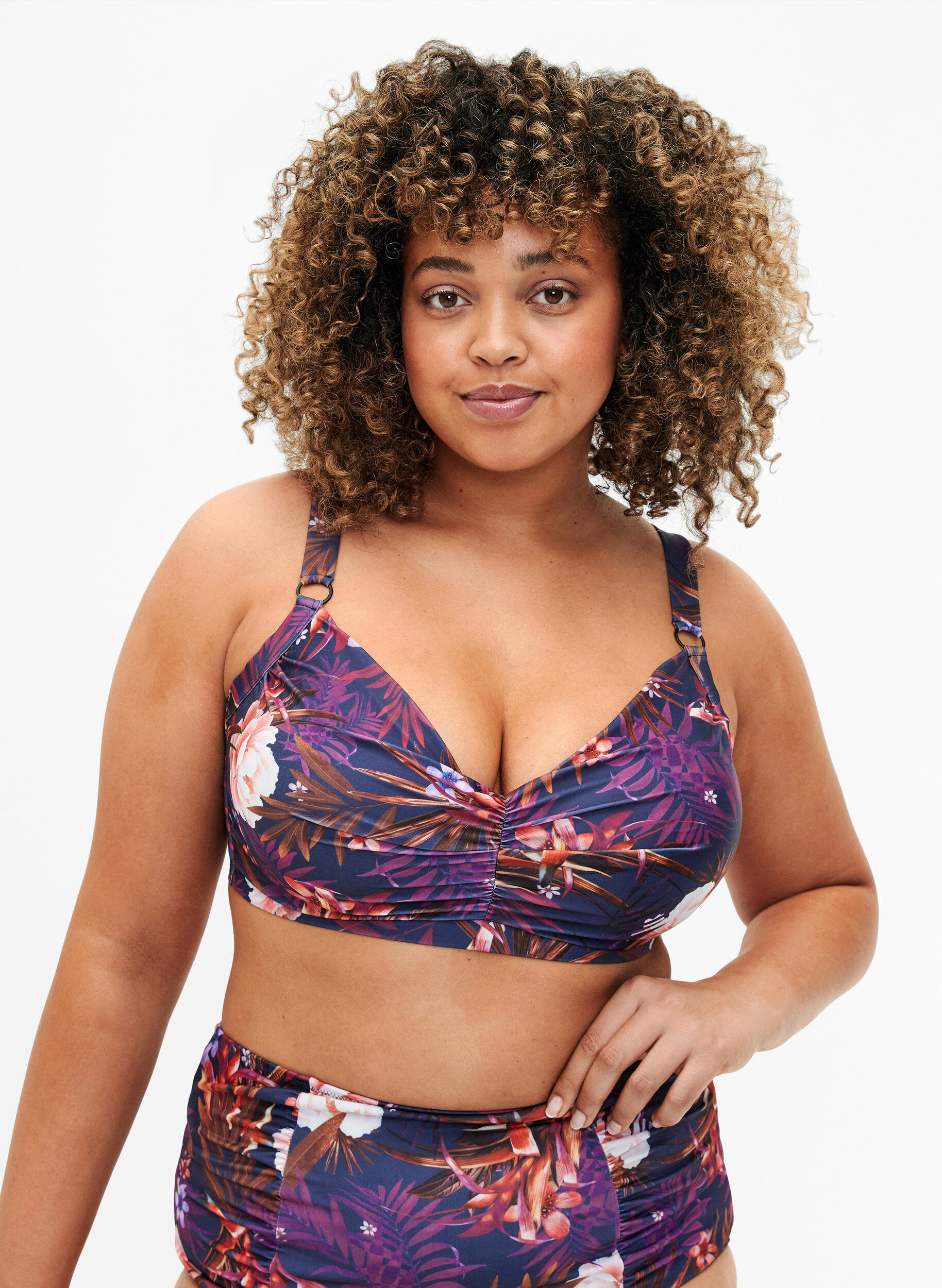 Zizzi Soutien-gorge de bikini imprim&eacute; avec armature, Purple Flower, Model image number 0