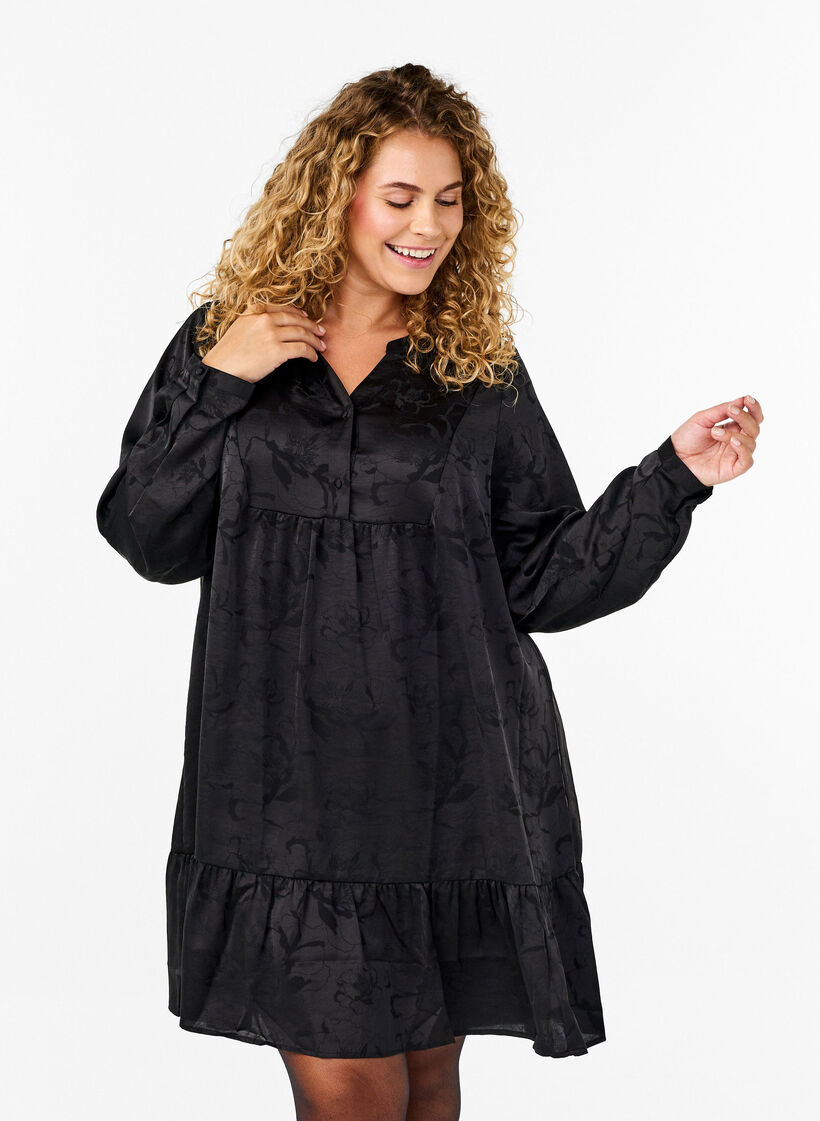 Petite robe en satin avec un motif ton sur ton, Black, Model image number 0