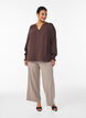 Bluse mit Smockb&uuml;ndchen und V-Ausschnitt, Braun, Model image number 1