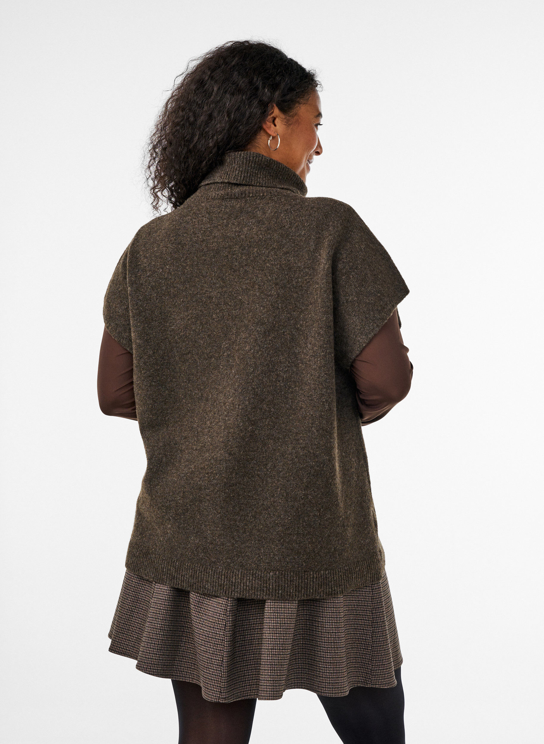ZizziGilet en maille &agrave; col roul&eacute;, Marron, Model image number 2
