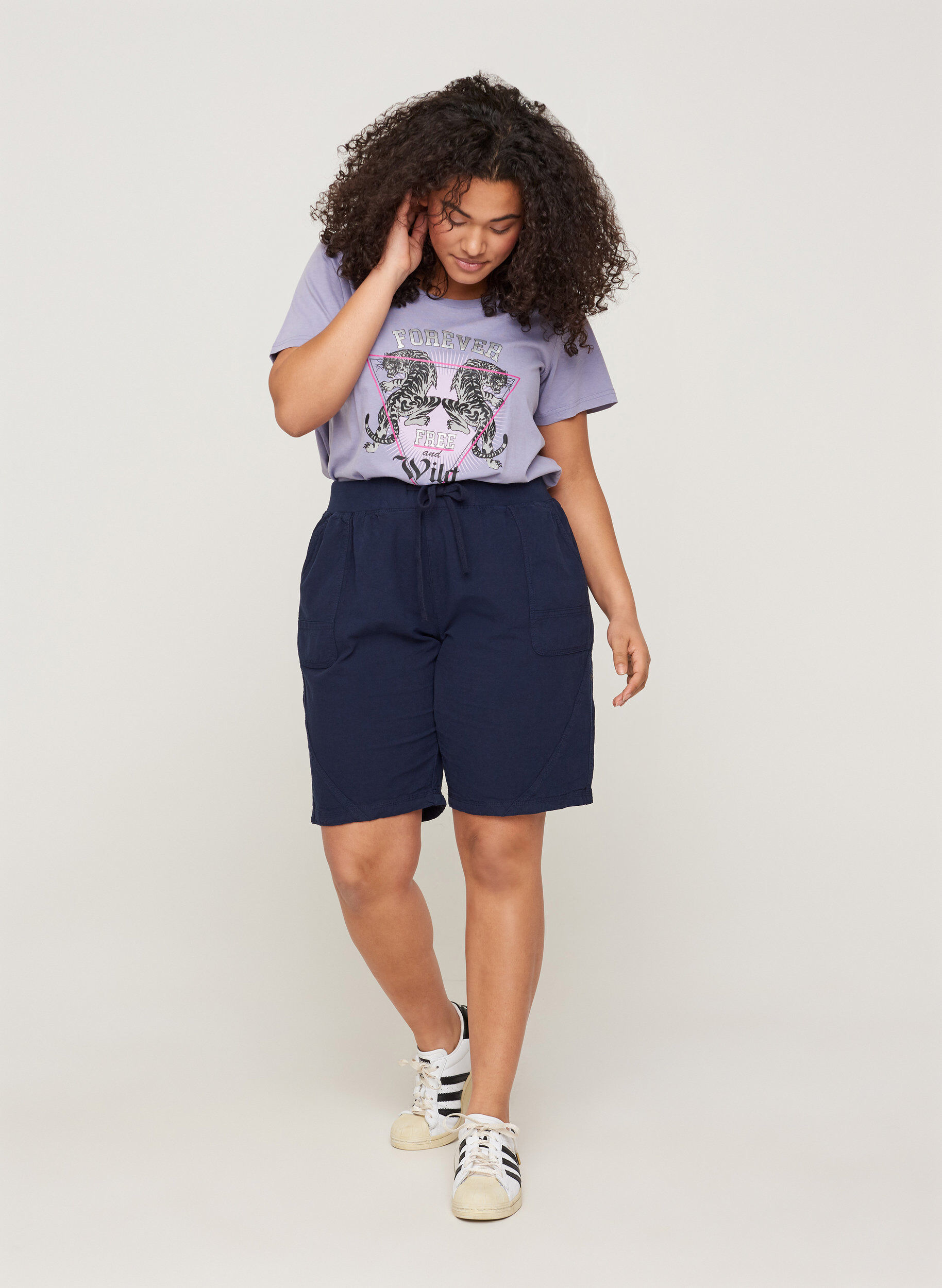 Zizzi Lockere Shorts aus Baumwolle mit Taschen , Blau, Model image number 1