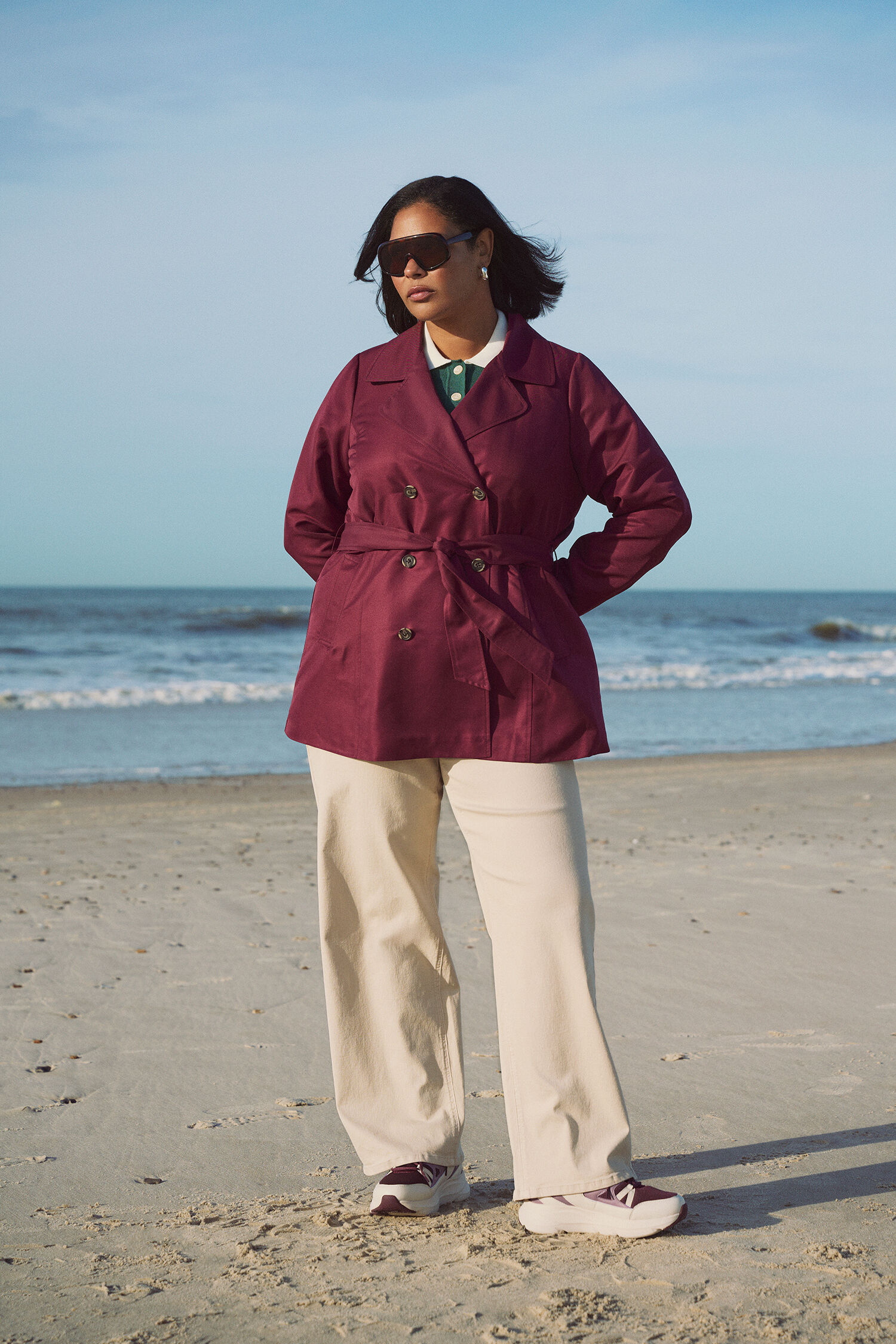 Kurzer Trenchcoat mit G&uuml;rtel, , Model