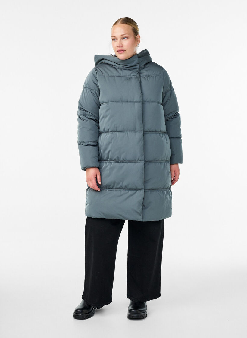 Lange Steppjacke mit Kapuze, Blau, Model