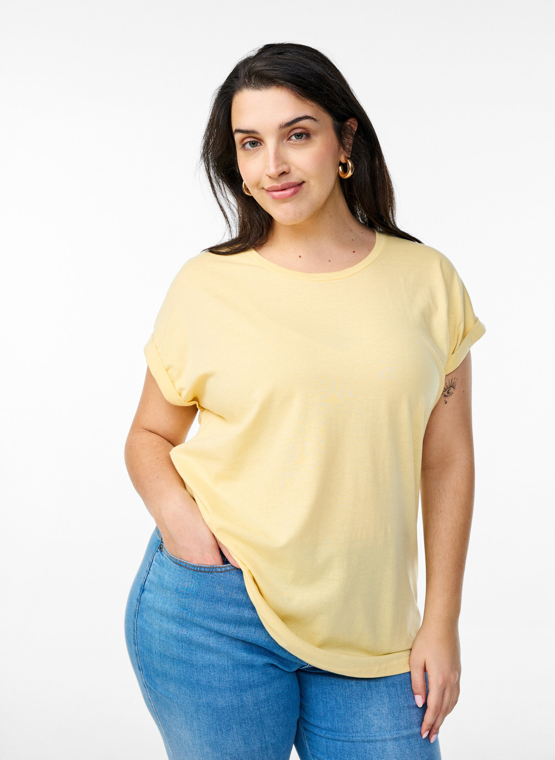 Zizzi Kurz&auml;rmeliges T-Shirt aus einer Baumwollmischung, Gelb, Model image number 0