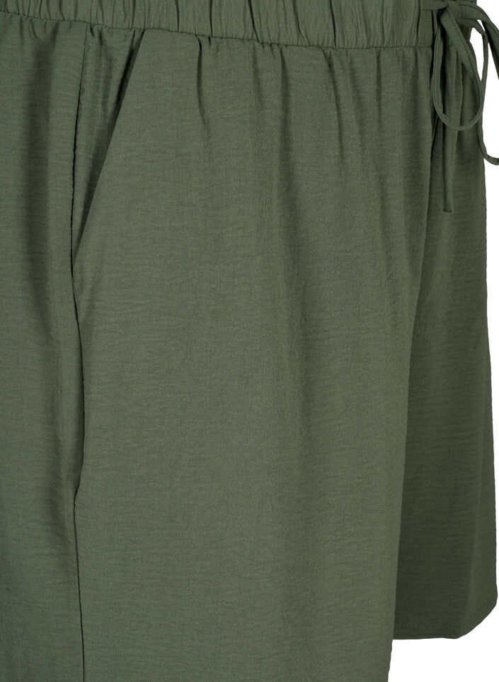 Kurze Hose mit Taschen und elastischem Bund, Gr&uuml;n, Packshot image number 2