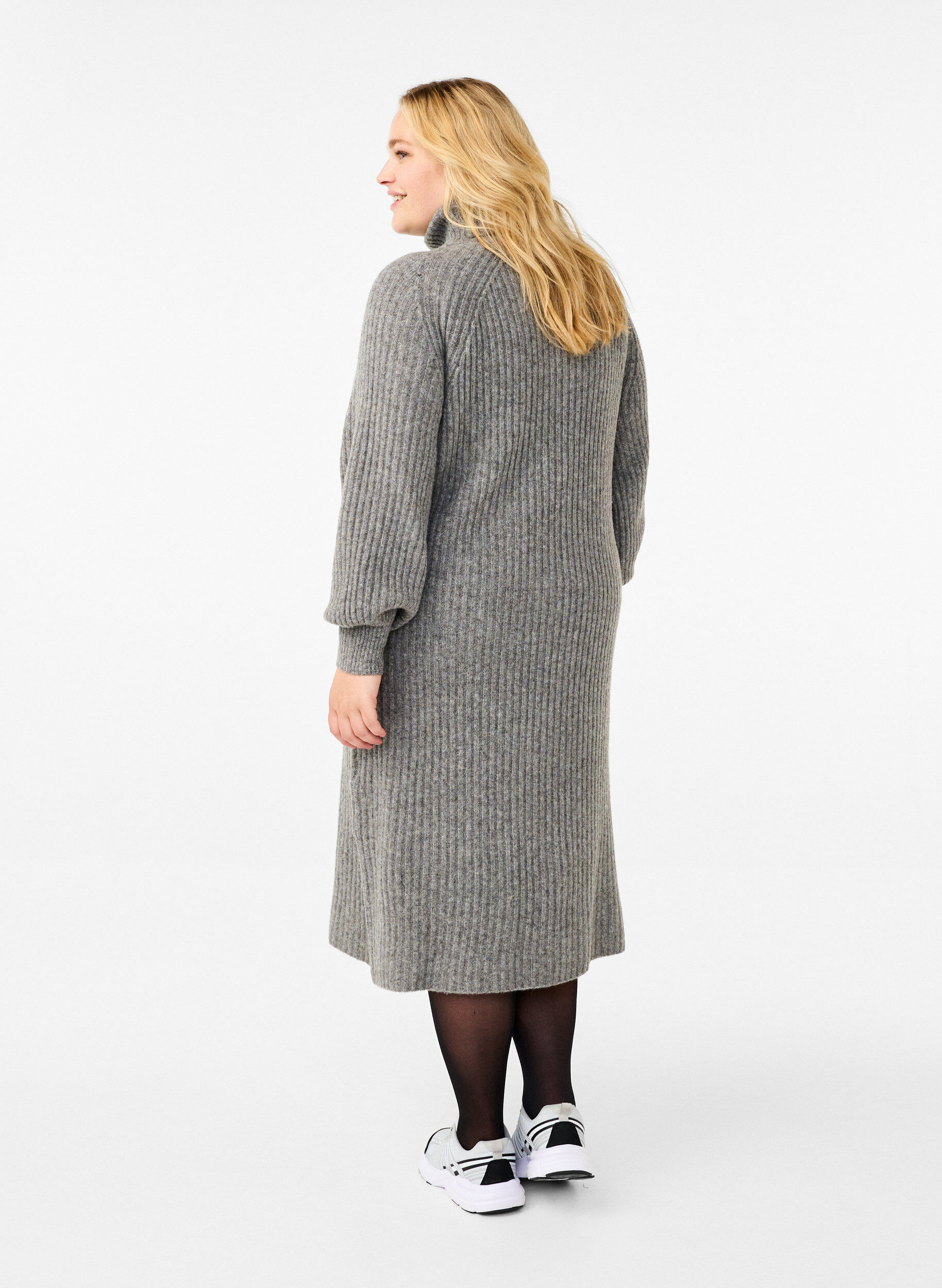 Zizzi Longue robe en maille avec col roul&eacute;, Medium Grey Mel., Model image number 1