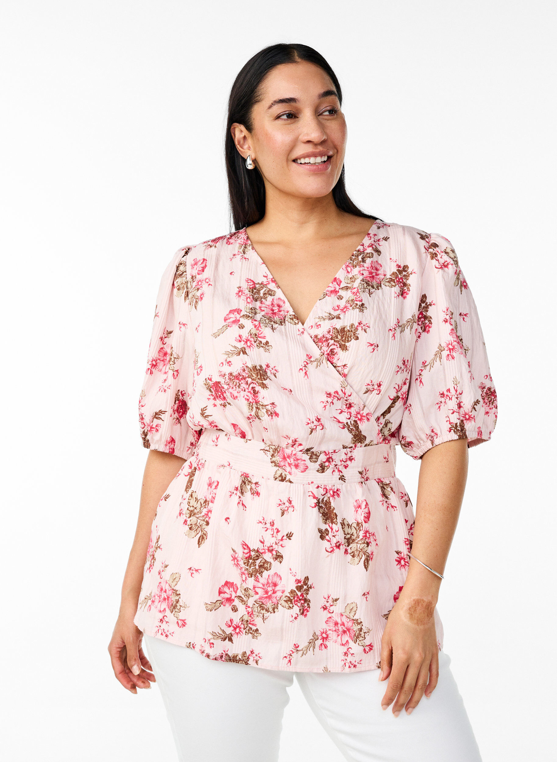 Zizzi Gebl&uuml;mte Bluse mit kurzen &Auml;rmeln und geraffter Taille, Pink, Model image number 0