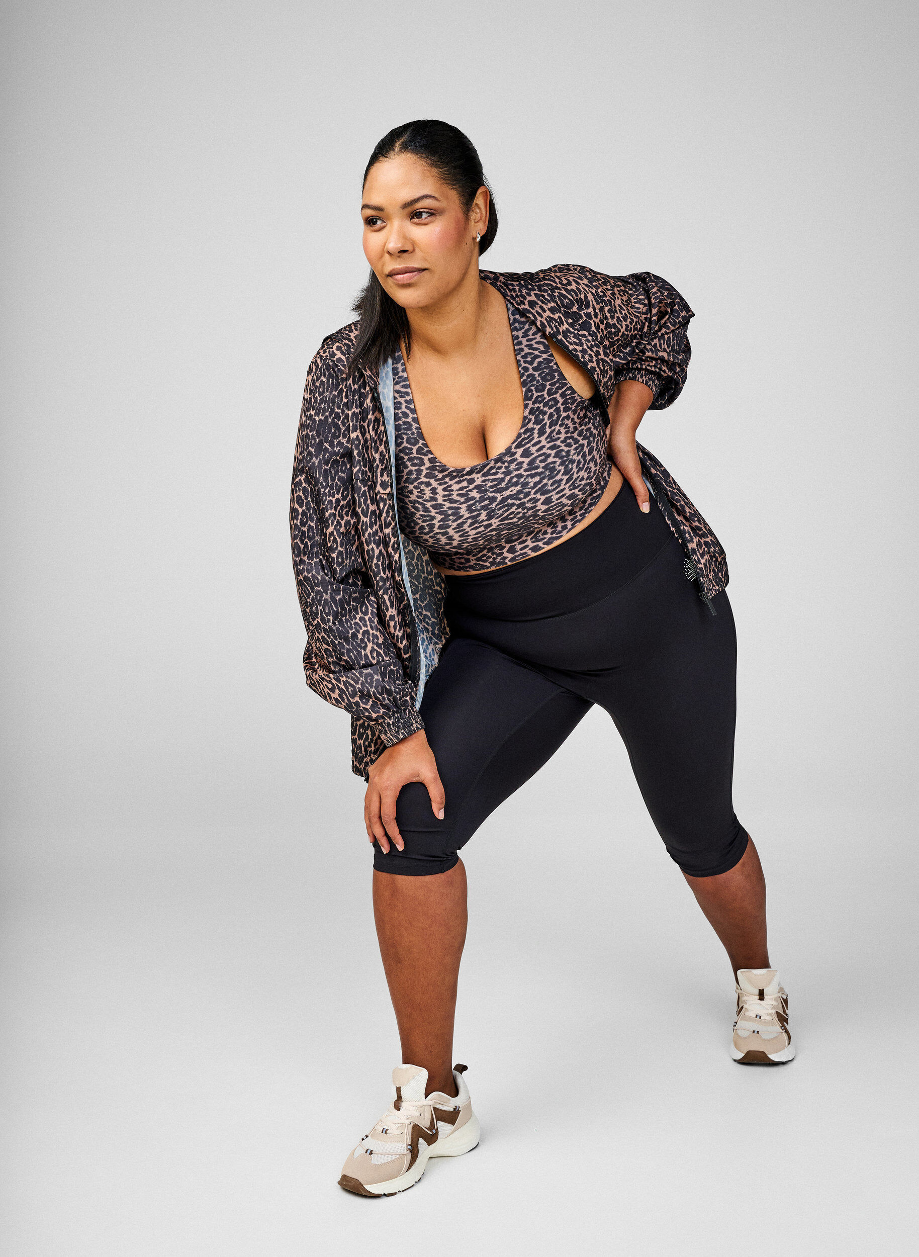 Zizzi CORE, Legging 3/4 de sport avec poche, effet gainant, Noir, Image image number 0