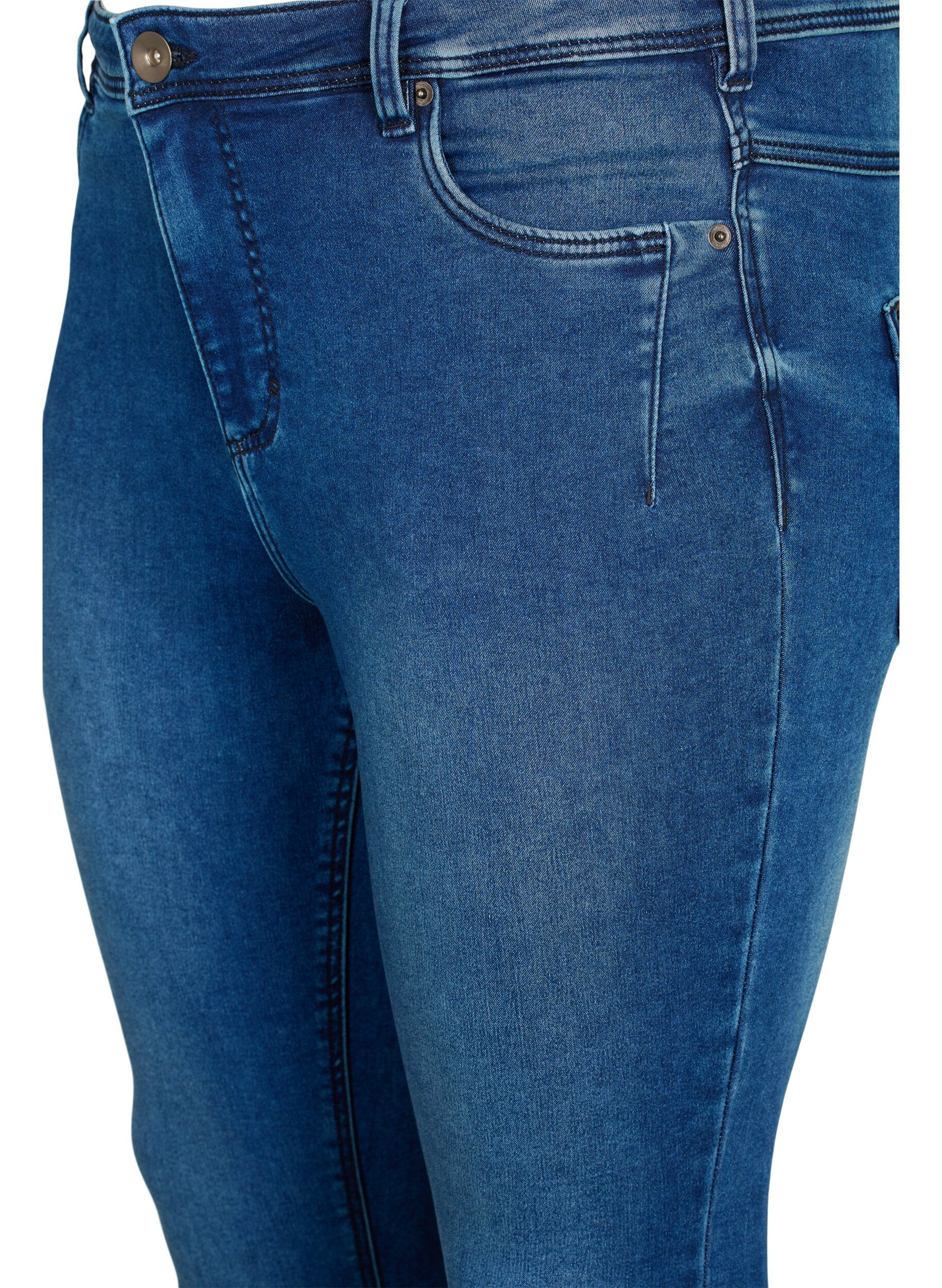 Zizzi Cropped Amy Jeans mit Rei&szlig;verschluss, Blau, Packshot image number 2