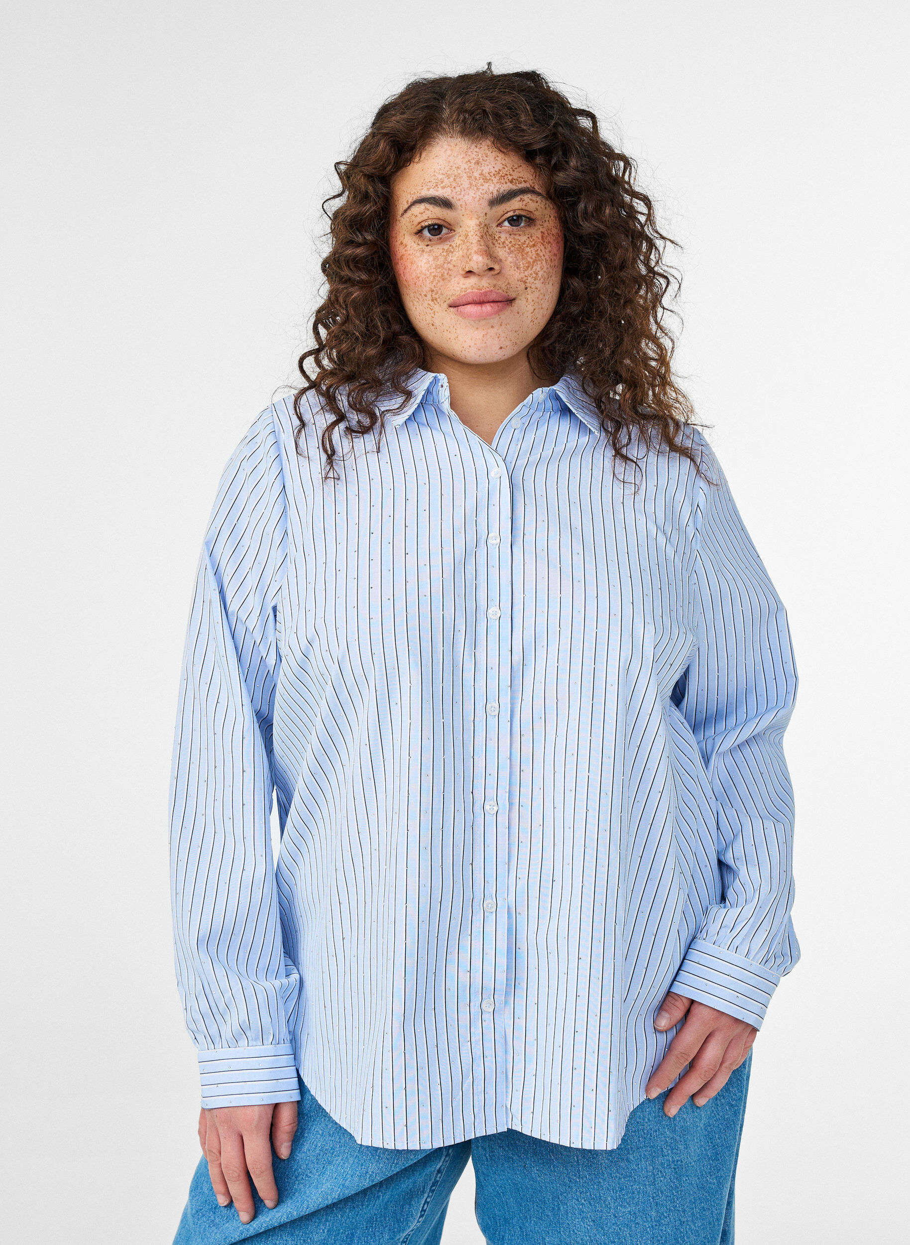 Zizzi Bluse mit Streifen und Nieten, Blau, Model image number 0
