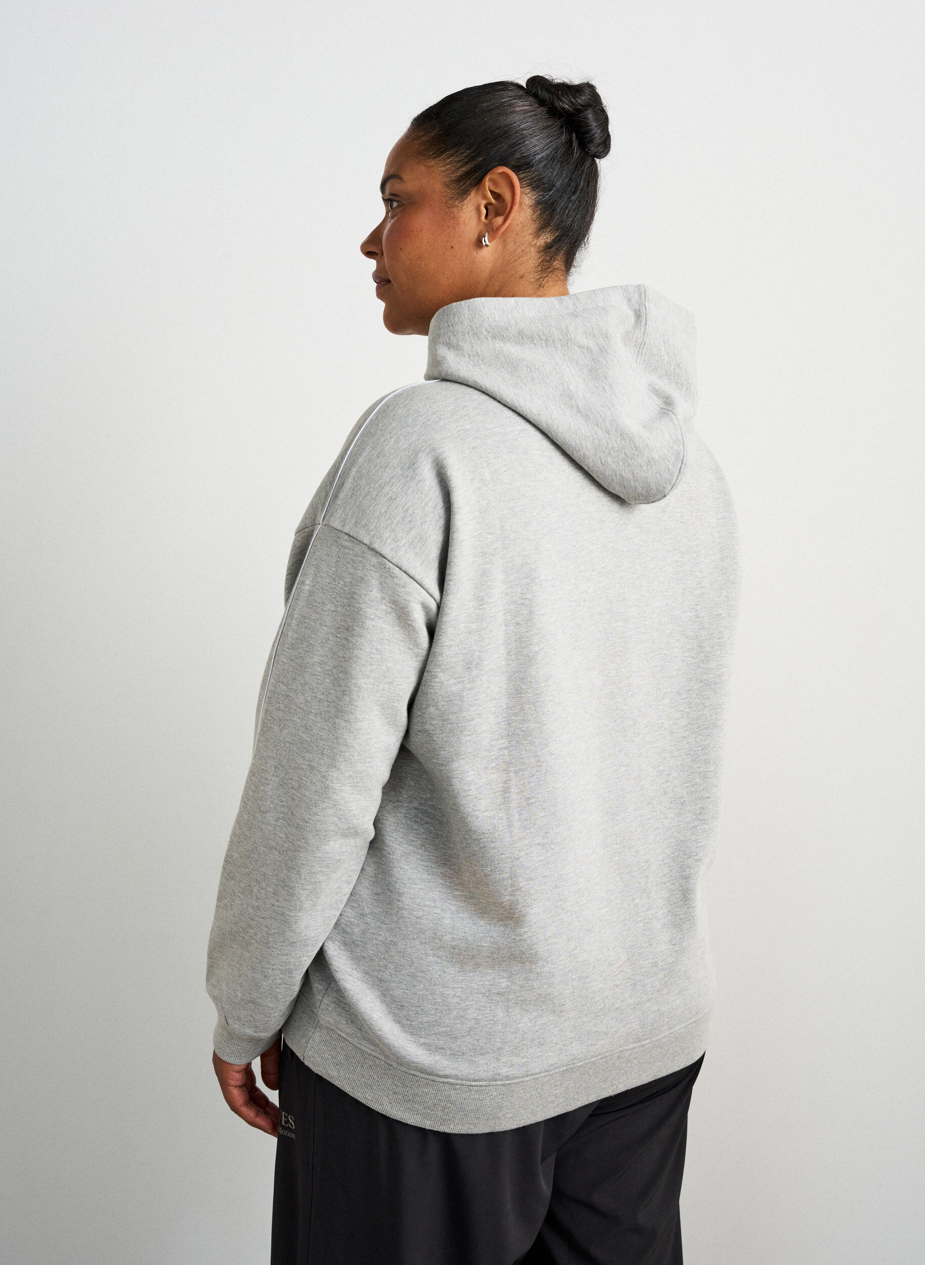 ZizziSweat &agrave; capuche avec motif brod&eacute;, Gris, Model image number 2