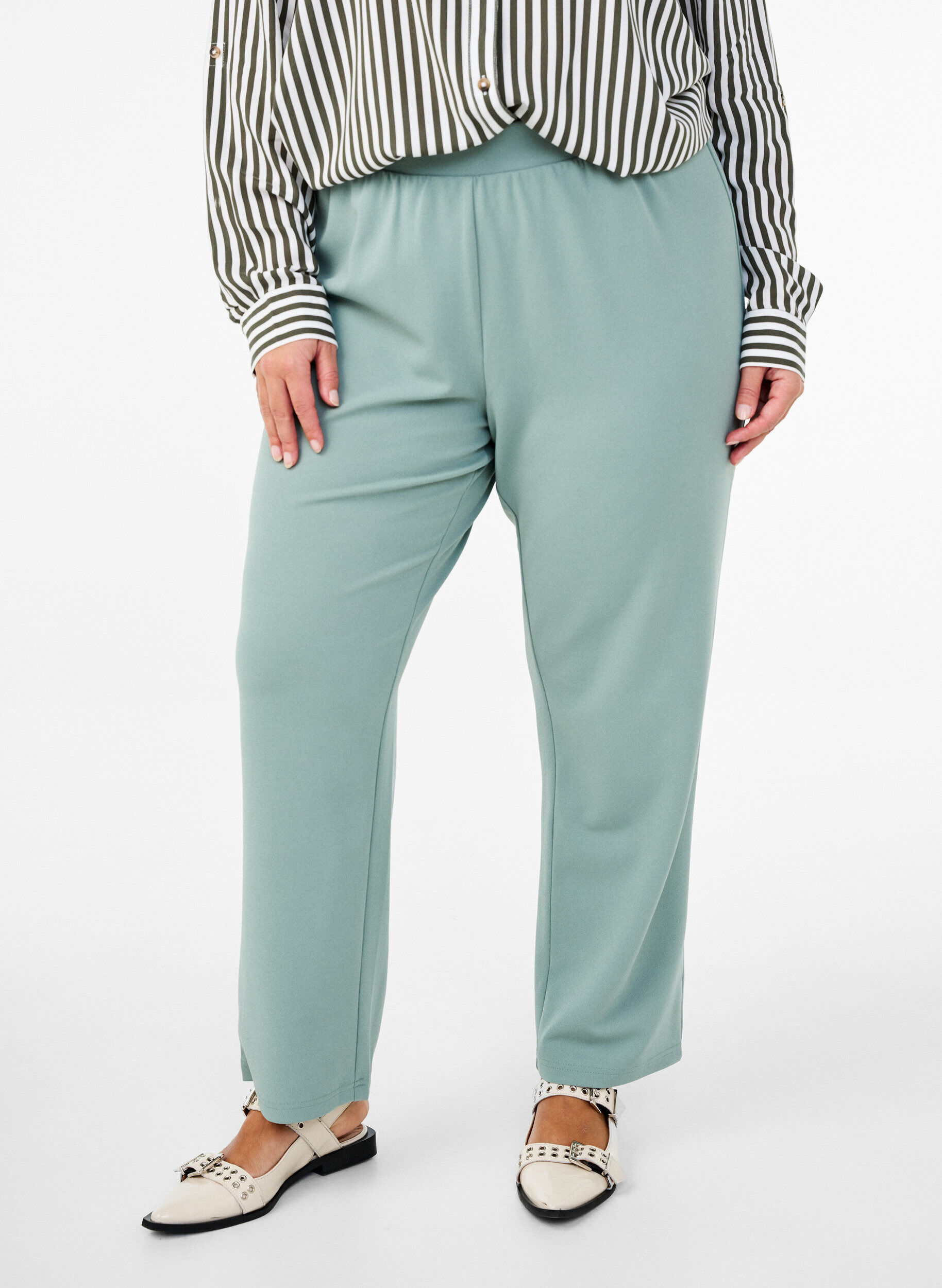 Zizzi FLASH - Pantalon &agrave; coupe droite, Vert, Model image number 2